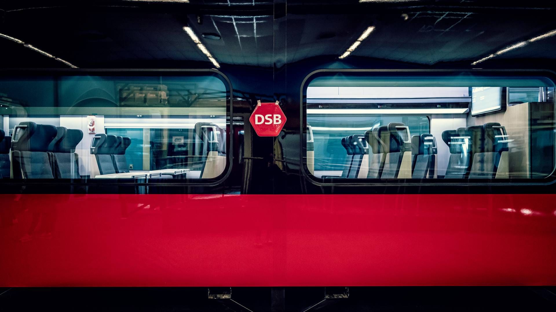 Passagere hos DSB vil i fremtiden blive talt og sporet via deres mobiltelefoner, så DSB kan se forskellige rejsemønstre. På billedet ses det nye IC5-tog. | Foto: Linda Johansen