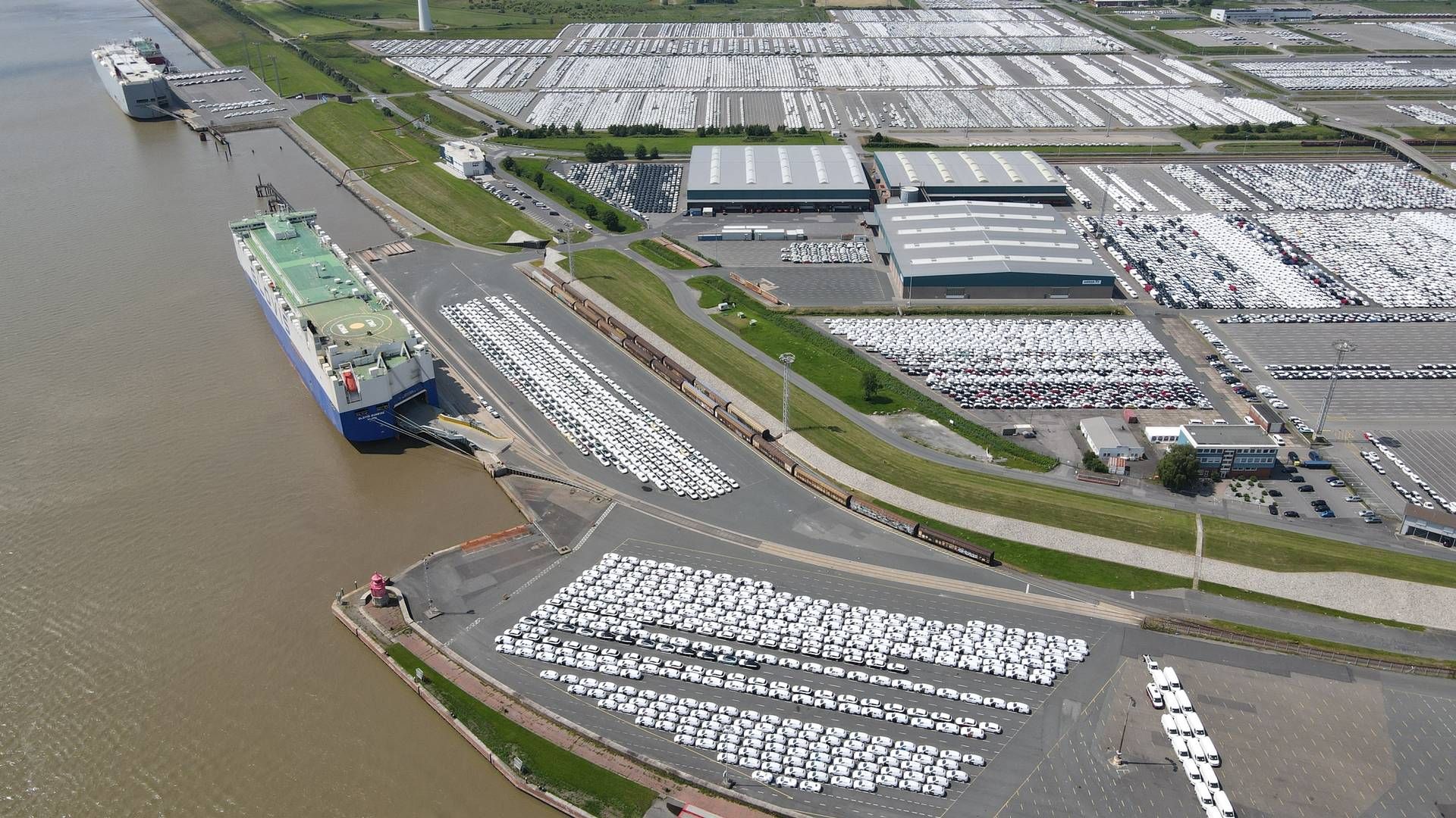 Omkring 1,3 mio. biler blev i 2023 eksporteret via havnen i Emden. | Foto: Anker Schifffahrt