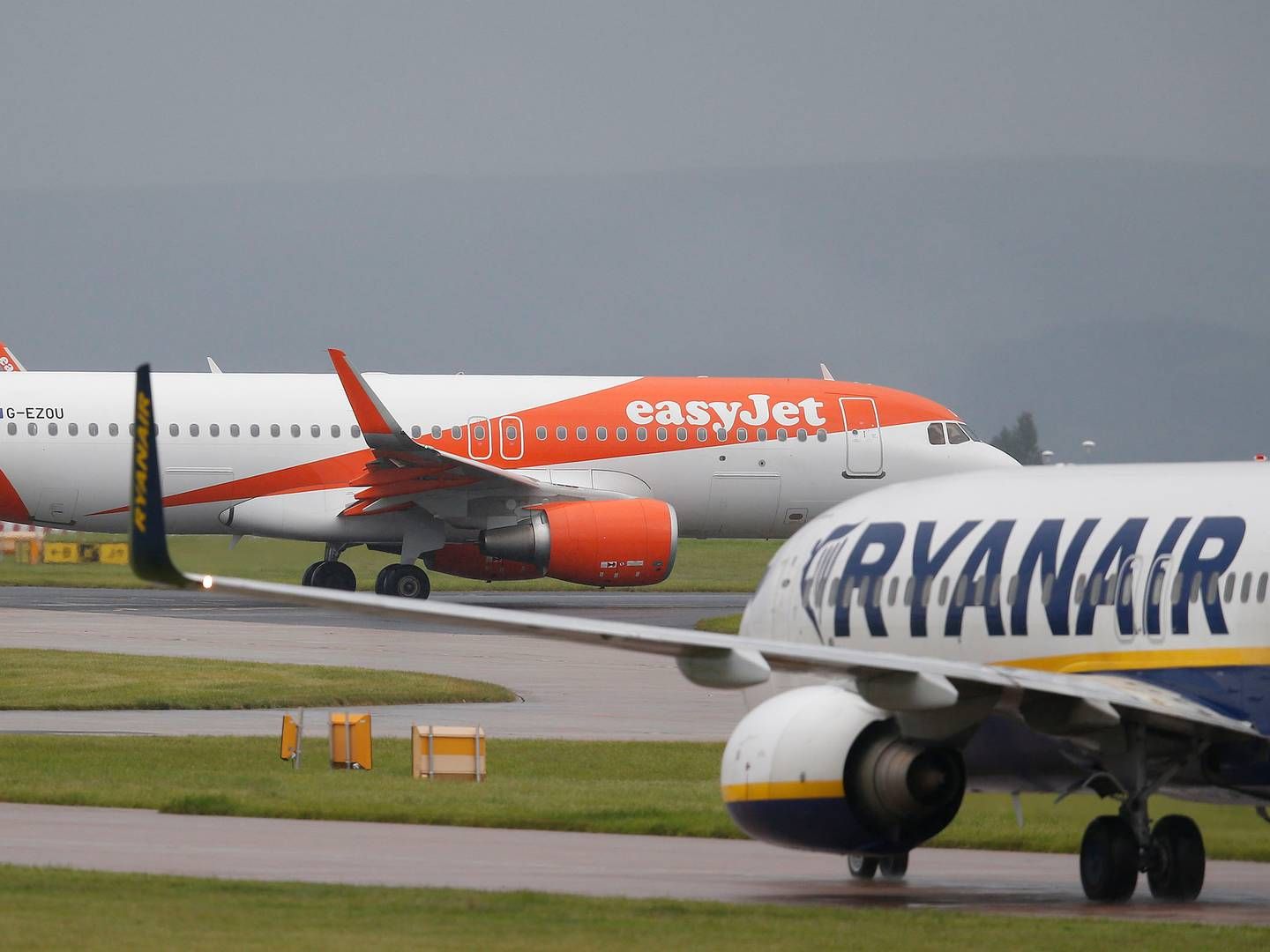 Lavprisselskaber som Ryanair og Easyjet udleder mindre CO2 per passagerkilometer end mange af de traditionelle netværksflyselskaber. | Foto: Andrew Yates/Reuters/Ritzau Scanpix
