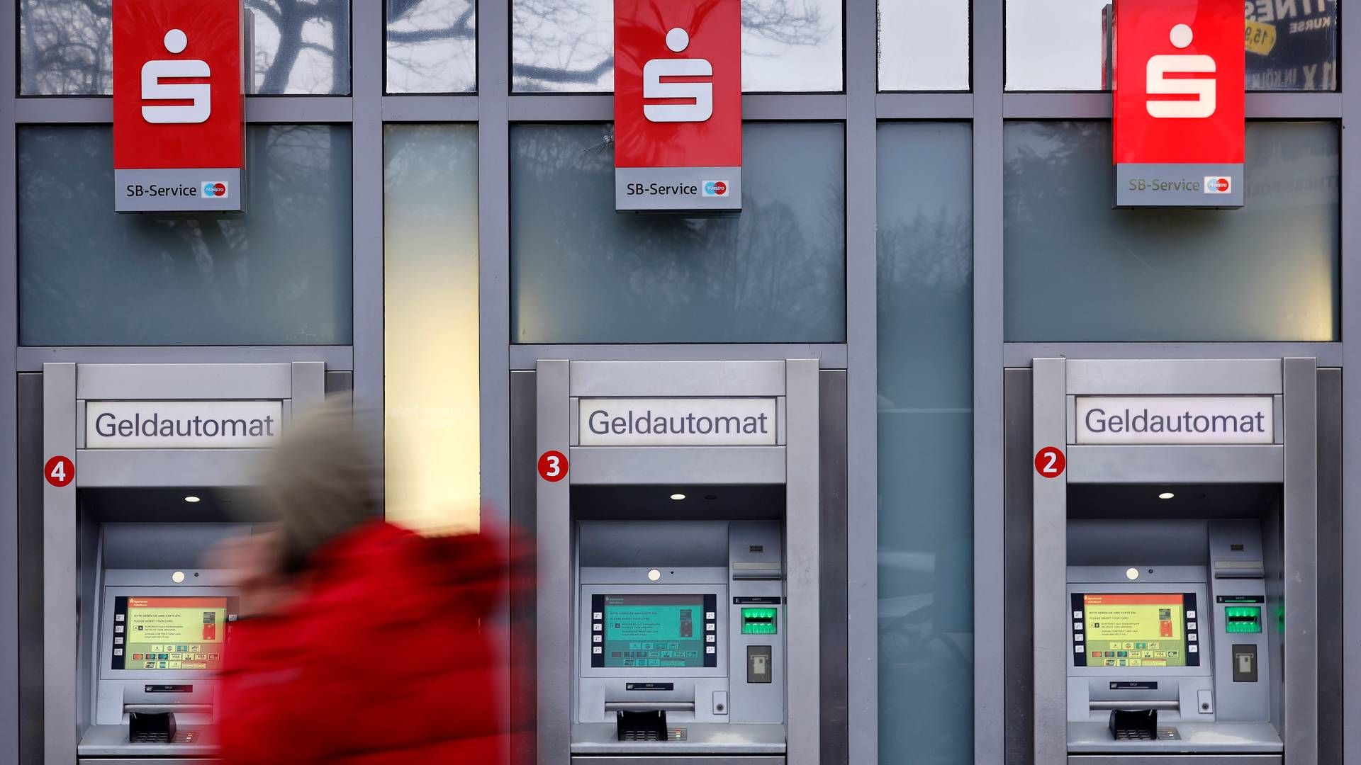 Was tun, wenn am Ende des Monats das Geld knapp wird? | Foto: picture alliance / Geisler-Fotopress | Christoph Hardt/Geisler-Fotopres