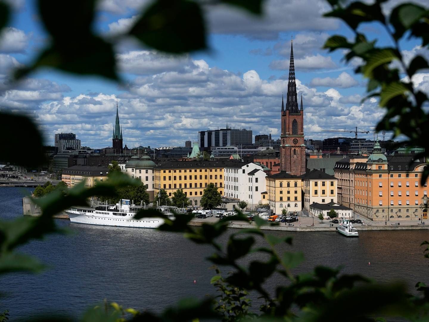 A view of the city with Stockholm City Hall, center, in Stockholm, Sweden, Thursday, July 27, 2023. | Photo: Pavel Golovkin/AP/Ritzau Scanpix