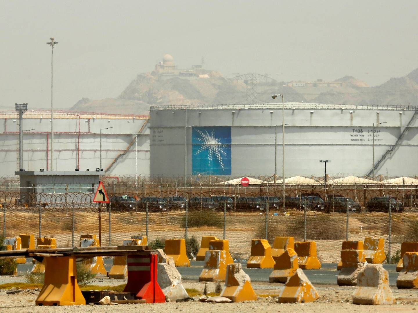 FORLENGER OLJEKUTT: Russland og Saudi Arabia forlenger oljekutt, og det presser oljeprisen over 90 dollar fatet. | Foto: AP Photo/Amr Nabil