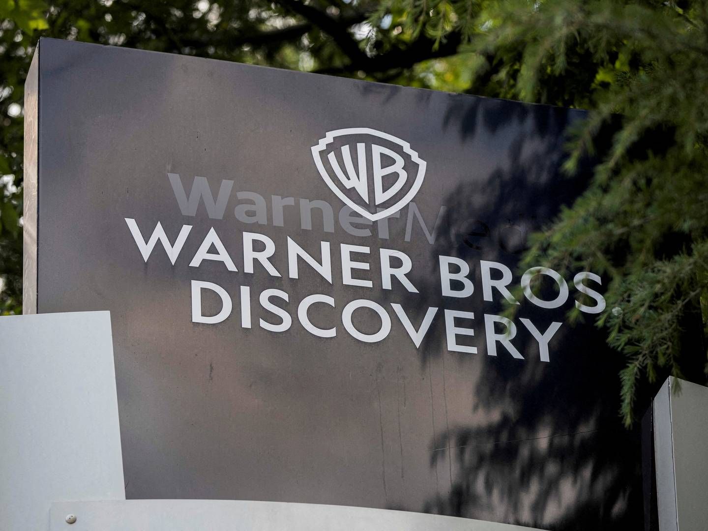Strejker blandt manuskriptforfattere og skuespillere får Warner Bros. Discovery til at nedjustere forventningerne til årets resultat. | Foto: Alyssa Pointer