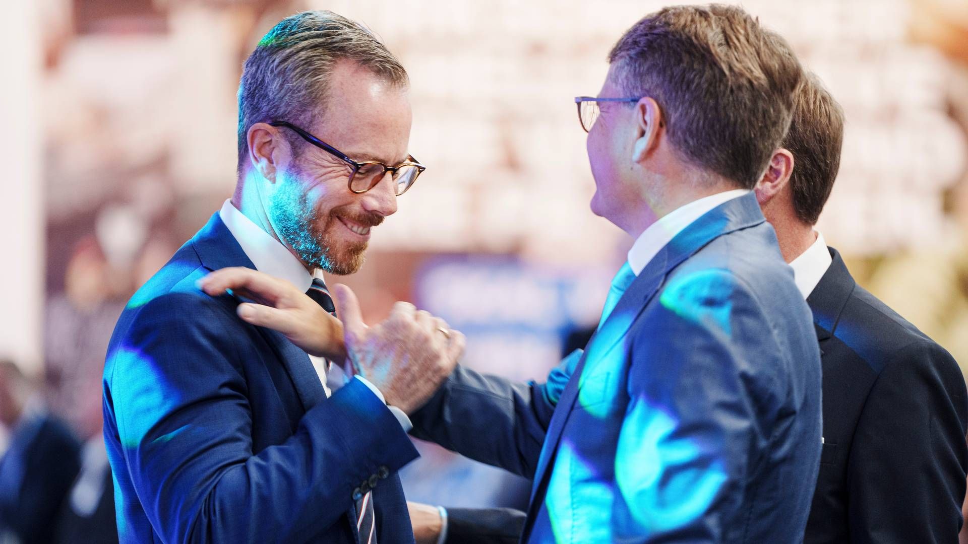 Venstre-formand Jakob Ellemann-Jensen og Dansk Erhvervs adm. direktør Brian Mikkelsen i debat om udenlandsk arbejdskraft på årsmøde i organisationen. | Foto: Liselotte Sabroe/Ritzau Scanpix