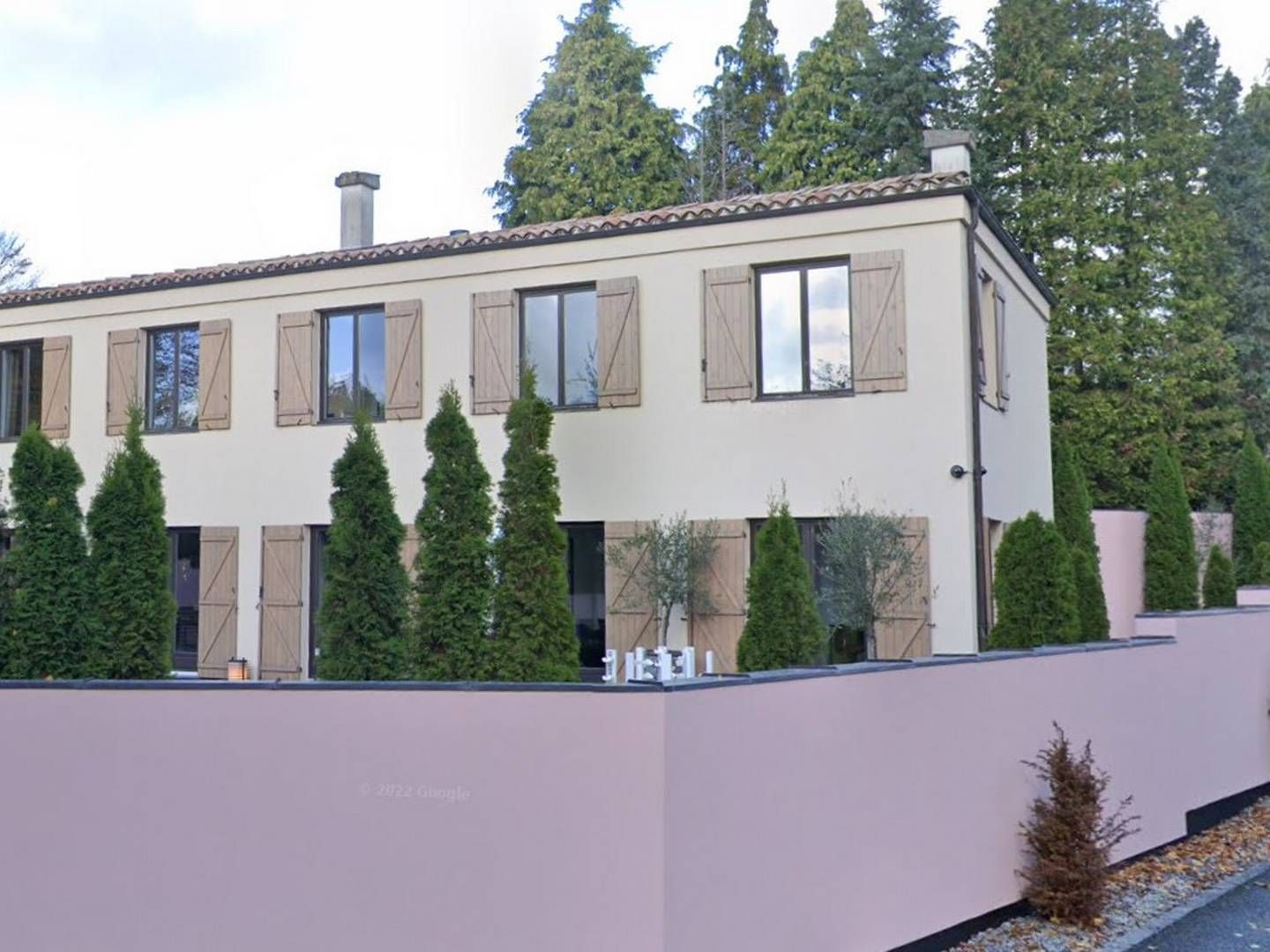 Den konkursramte ejendomsinvestor Nils Jansson har bopæl i denne villa i Rungsted, der nu er sat til salg til over 20 mio. kr. | Foto: Google