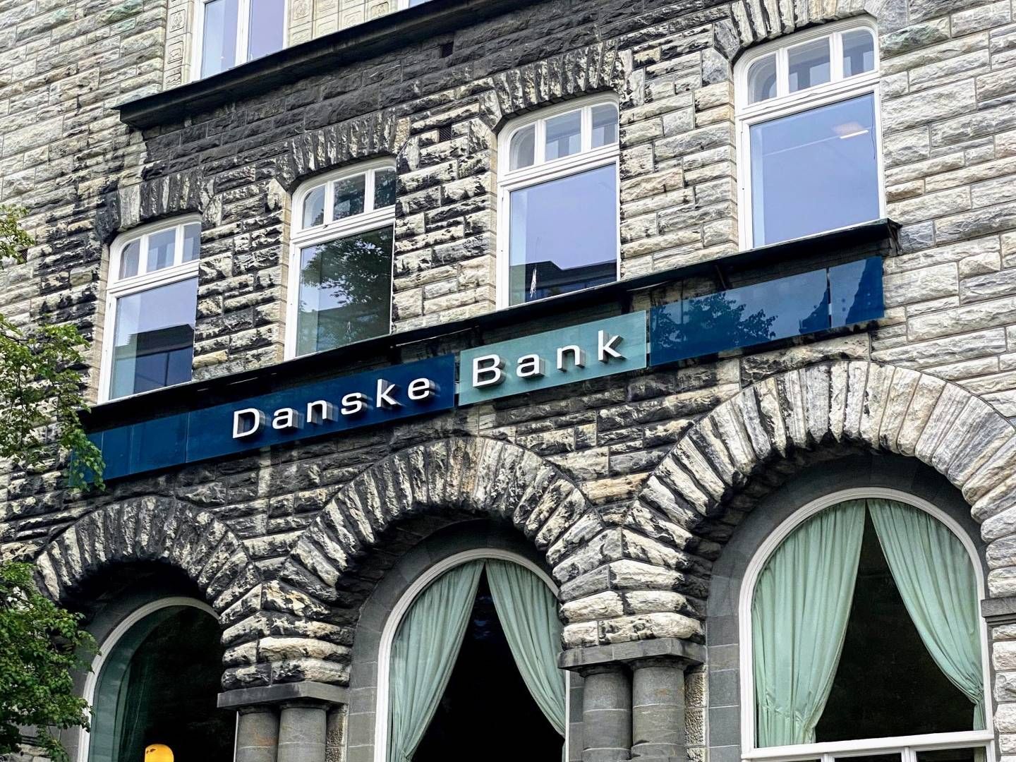 Danske Bank er ved at sælge sin privatkundeforretning i Norge, herunder filialen i Trondheim, til Nordea. | Foto: Magnus Eidem