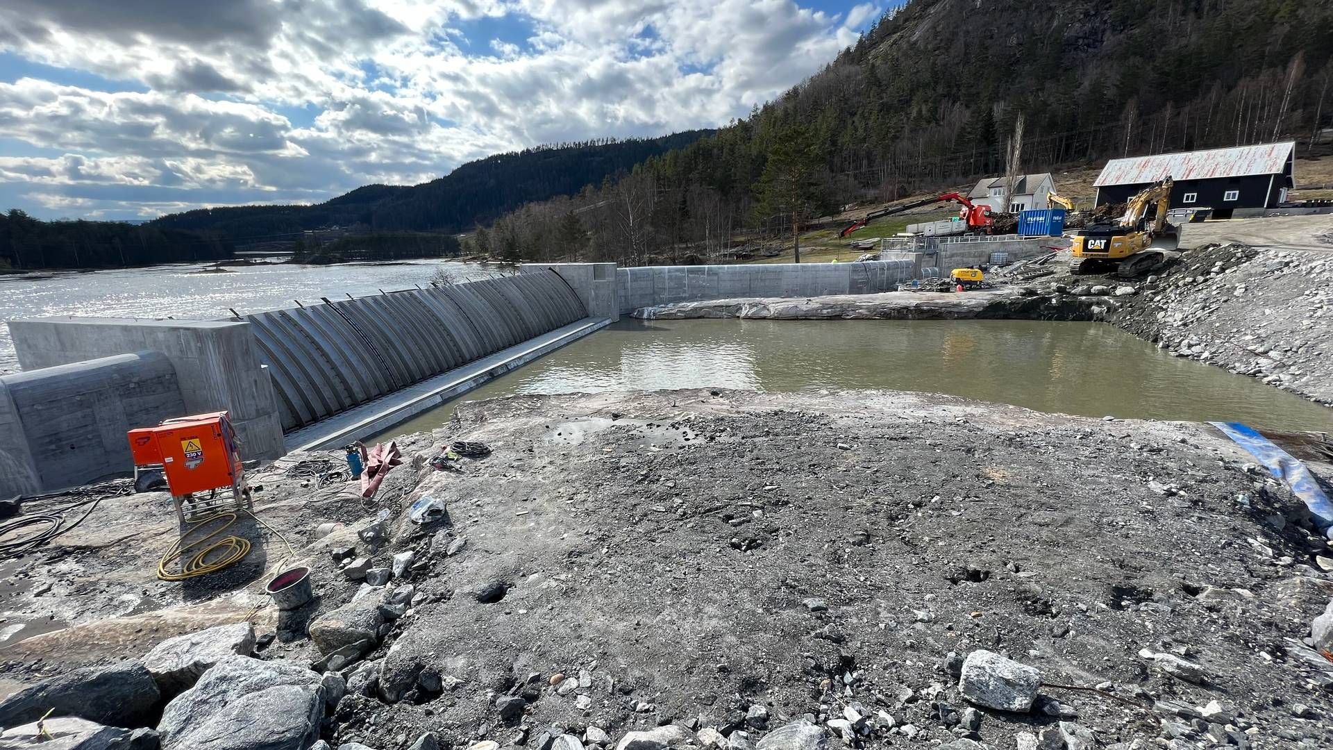 13 VANNKRAFTVERK: Åpningen av Fennefoss småkraftverk med en installert effekt på 9,5 MW utløste diskusjon om nedskalerte vannkraftverk som slipper grunnrenteskatt.