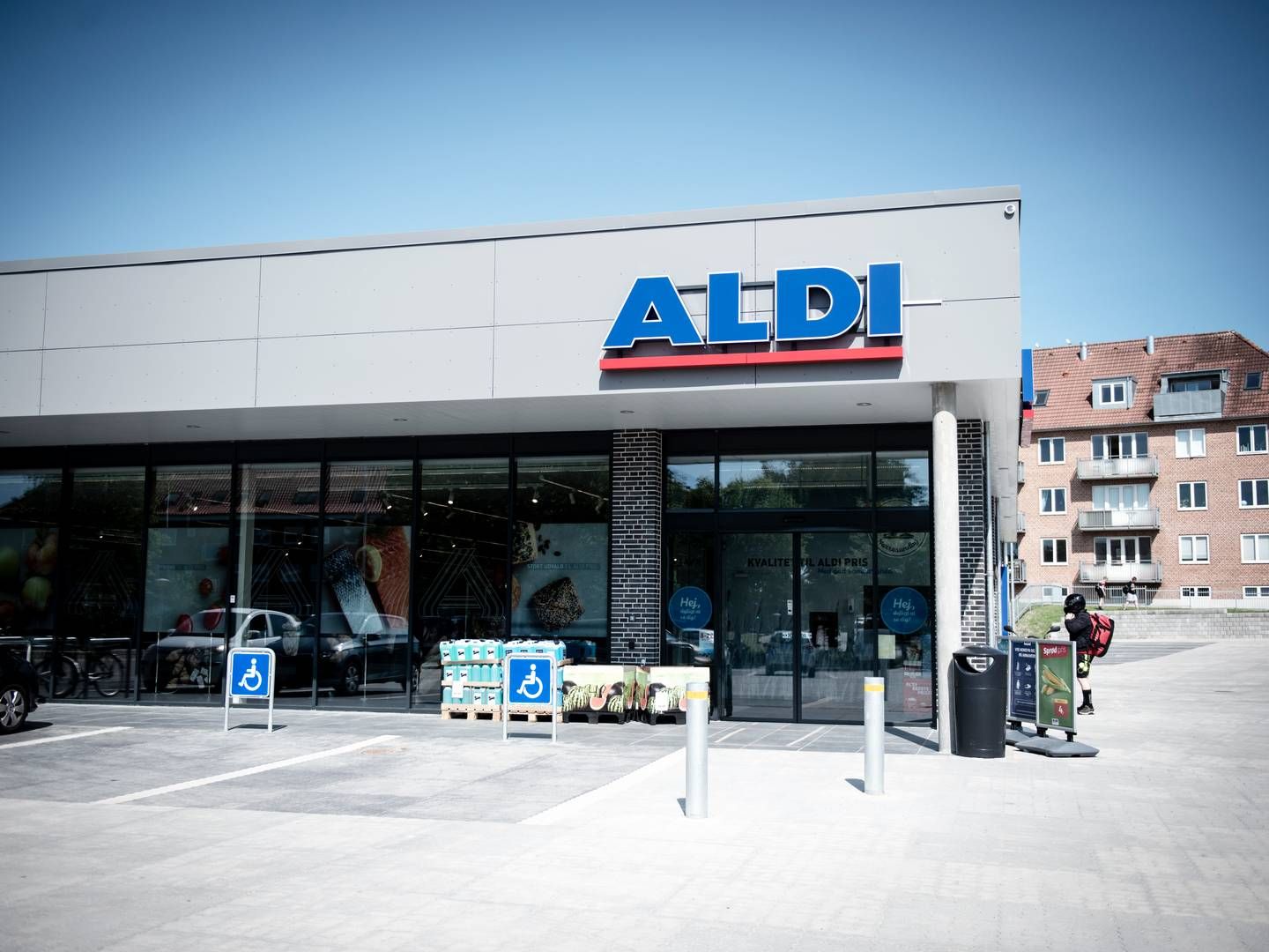 Aldi havde inden den danske tilbagetrækning 188 butikker i landet. Nu runder den tyskejede dagligvarekæde 1.000 butikker i Storbritannien. | Foto: Christian Lykking