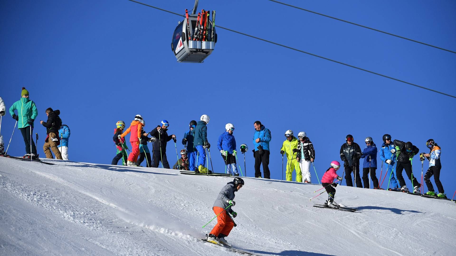 Forsikringsselskaber, der udbyder rejseforsikringer, har bl.a. udgifter til tilskadekomne skiturister. Personerne på billedet er så vidt vides hverken tilskadekomne eller danske forsikringskunder. | Foto: Frank Hoermann/AP/Ritzau Scanpix