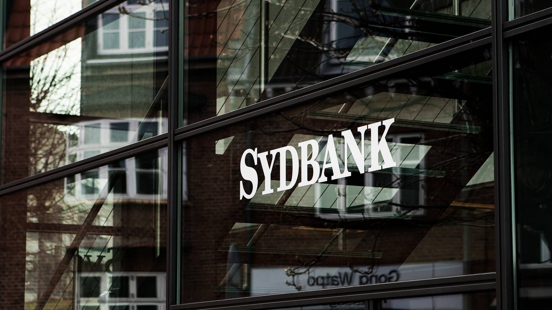 Sydbank opjusterer for tredje gang i år.
