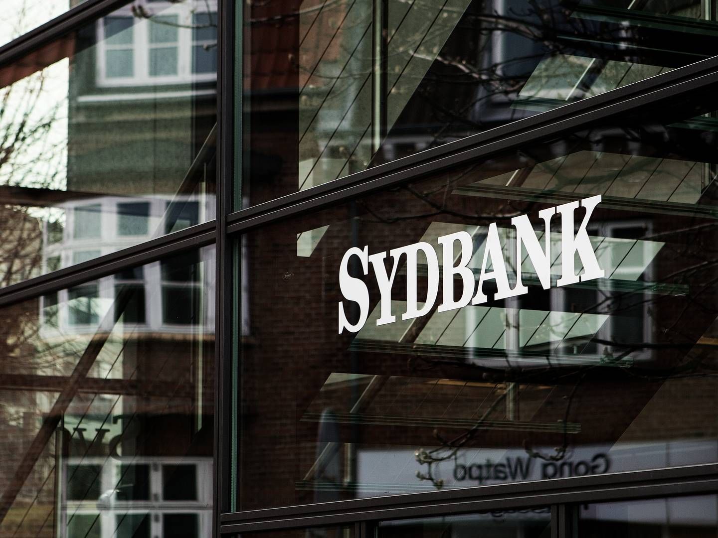 Sydbank opjusterer for tredje gang i år.