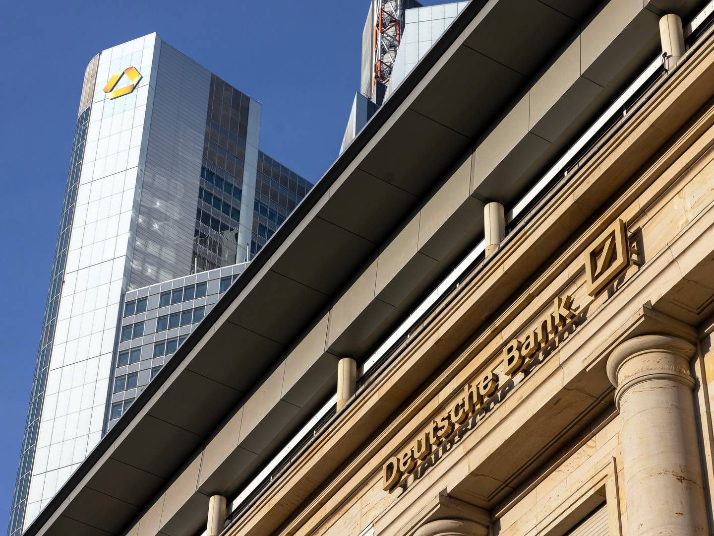 Deutsche Bank und Commerzbank sind weniger kapitalkräftig als andere europäische Großbanken. | Photo: picture alliance/dpa | Helmut Fricke