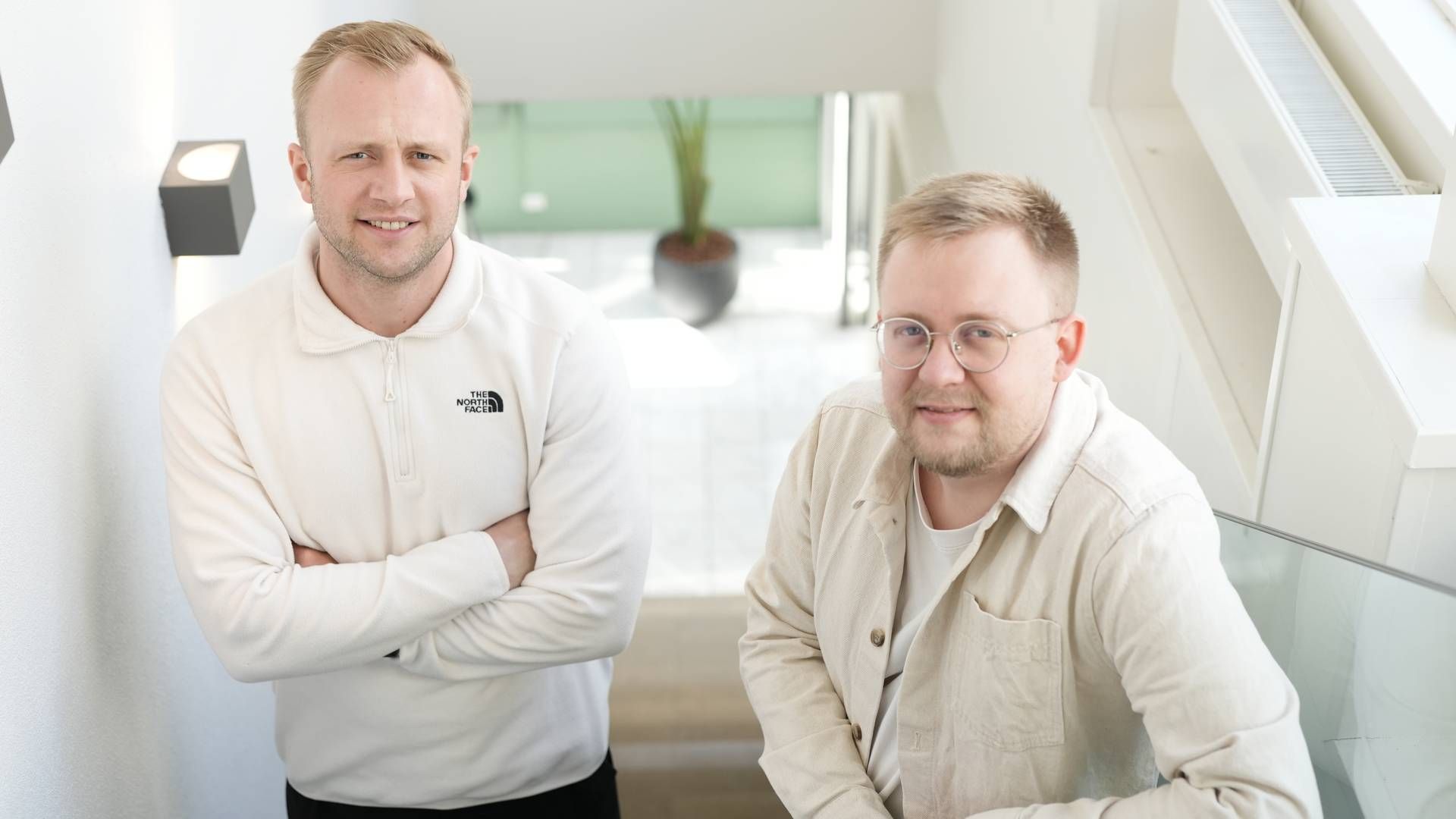 Casper Laursen (tv.) og Søren Brokær står bag legaltech-virksomheden Pandektes, som de stiftede i slutningen af 2022. | Foto: Pandektes/pr