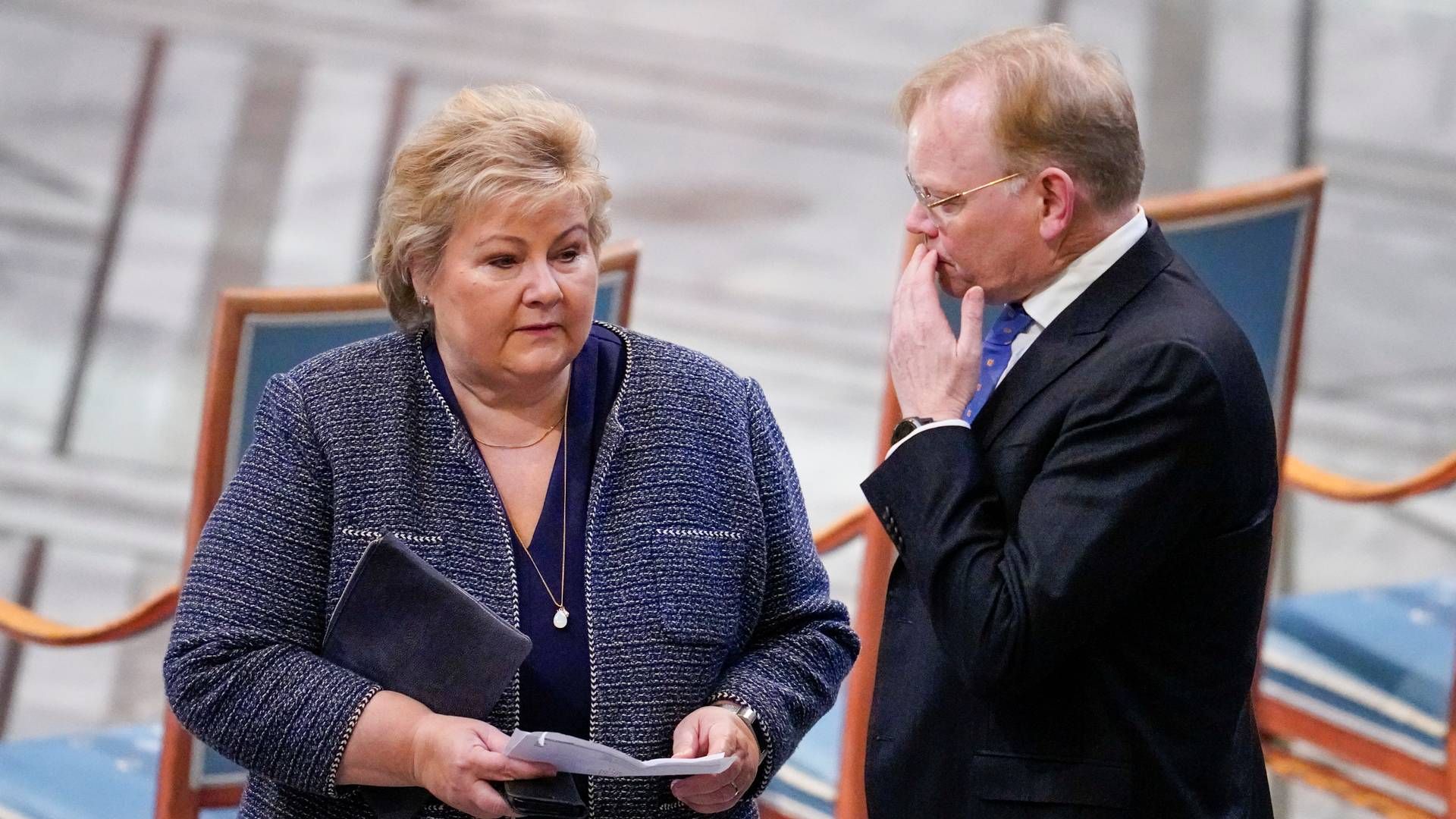 Høyre-leder Erna Solberg og ektemannen Sindre Finnes før utdelingen av Nobels fredspris for 2022 i Oslo rådhus. | Foto: Rodrigo Freitas / NTB