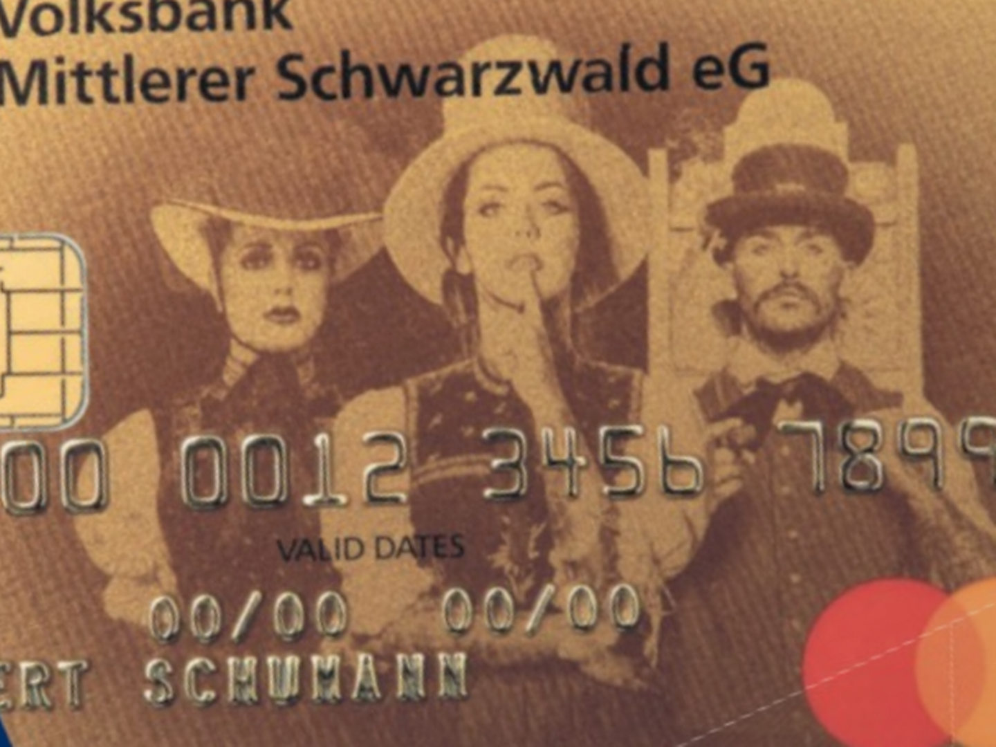Volkstümlich? Fortschrittlich! EC-Kartenmotiv aus der ersten Schwarzwälder Bank mit Krypto-Service.