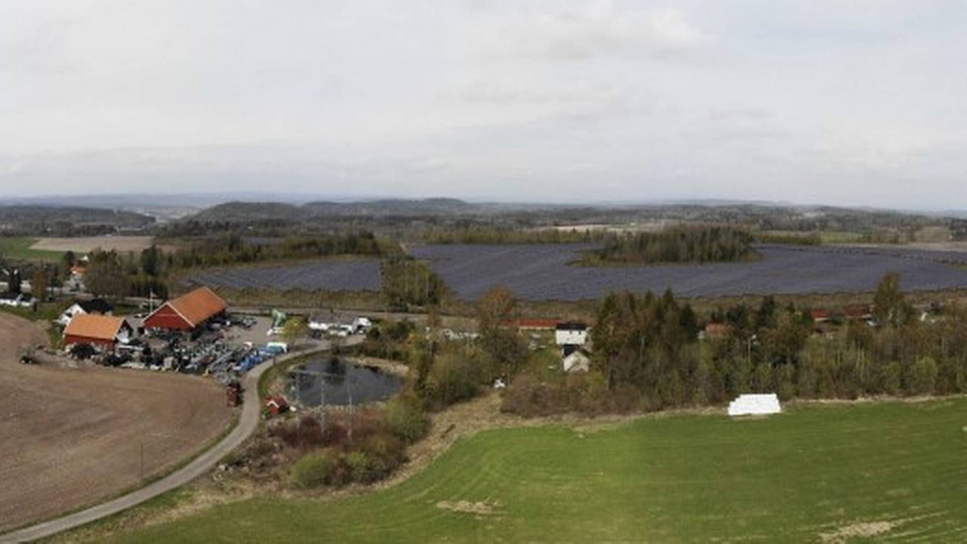 SOLKRAFT: Selskapet Solgrids anlegg blir foreløpig ikke noe av. Her er en illustrasjon over hvordan det kunne blitt utenfor Tønsberg. | Foto: Norconsult