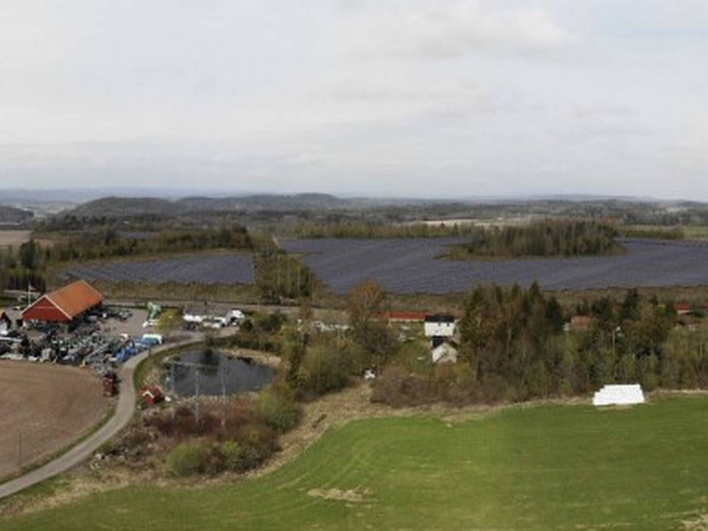 SOLKRAFT: Selskapet Solgrids anlegg blir foreløpig ikke noe av. Her er en illustrasjon over hvordan det kunne blitt utenfor Tønsberg. | Foto: Norconsult