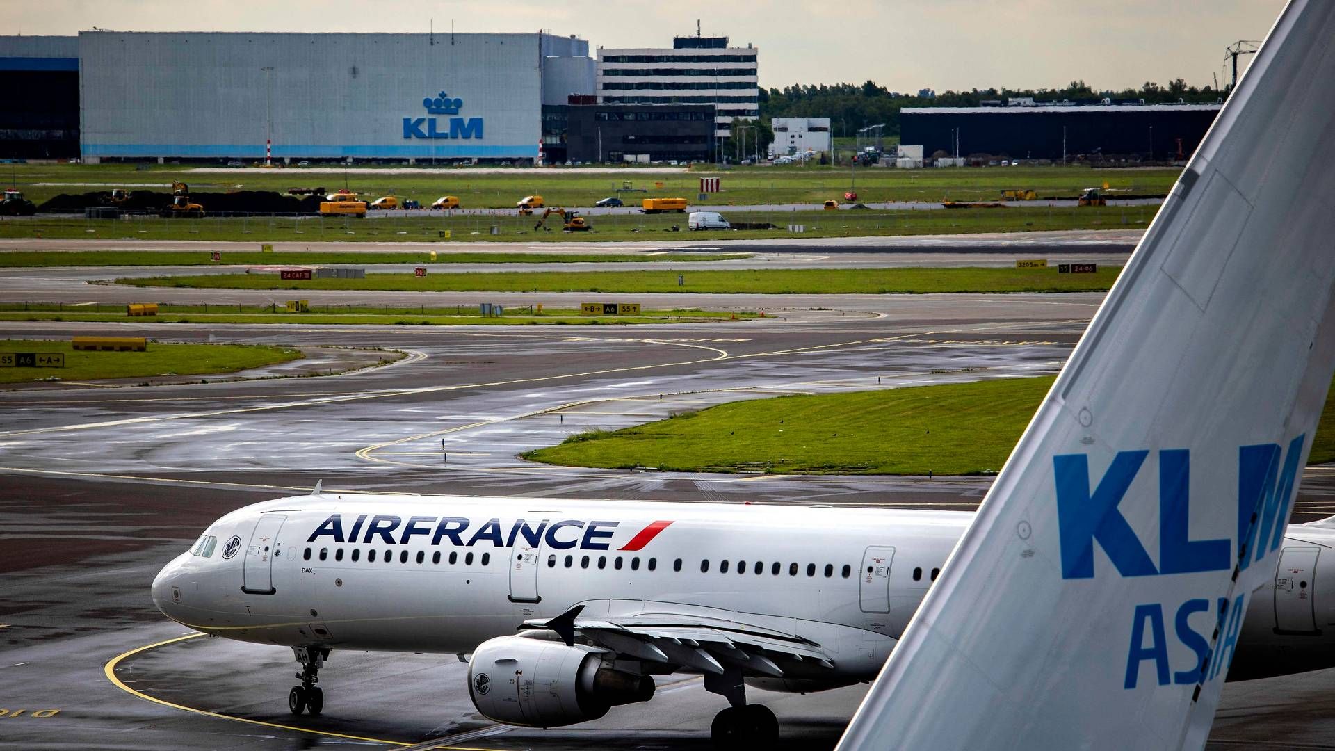 Det kan snart komme til at koste hundredevis af kroner i særlig afgift at mellemlande i Schiphol i Amsterdam. | Foto: Ramon Van Flymen/AFP/Ritzau Scanpix