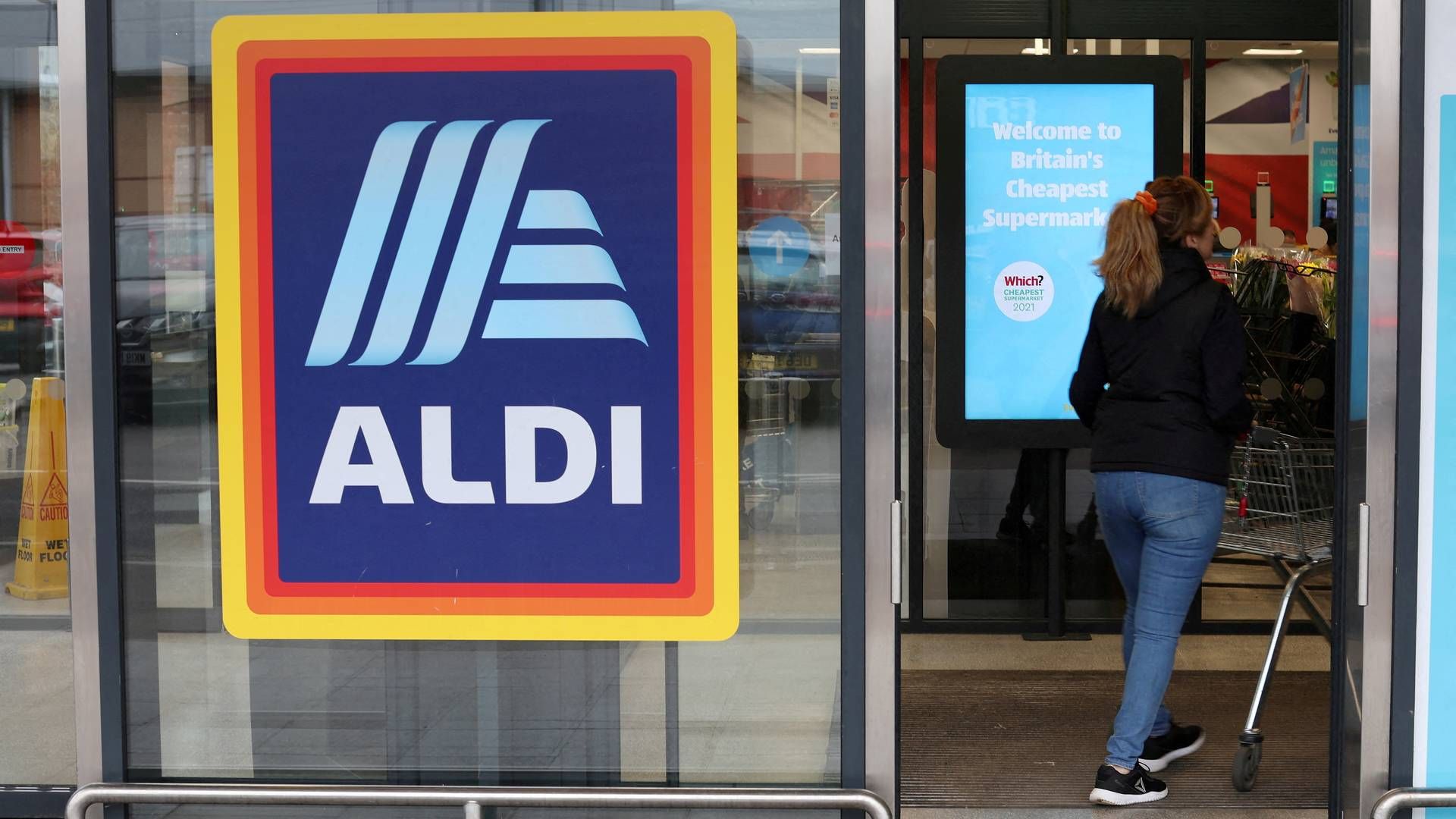 I takt med at antallet af Aldi-butikker i Storbritannien fortsætter med at vokse, fortsætter tilstrømningen af kunder også.
