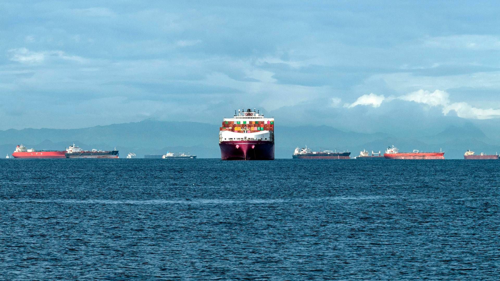 I øjeblikket afventer 102 skibe at sejle gennem de nye og gamle sluser i Panamakanalen, viser tal fra Leth Agencies | Foto: Luis Acosta