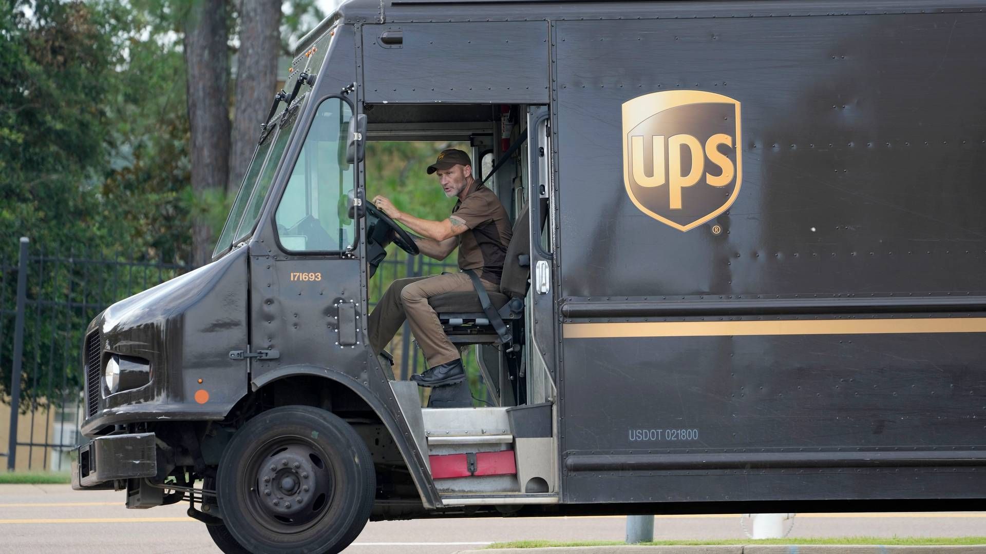 100.000 sæsonmedarbejdere skal hjælpe UPS med at klare pakkemængderne i en travl periode i USA. | Foto: Rogelio V. Solis/AP/Ritzau Scanpix