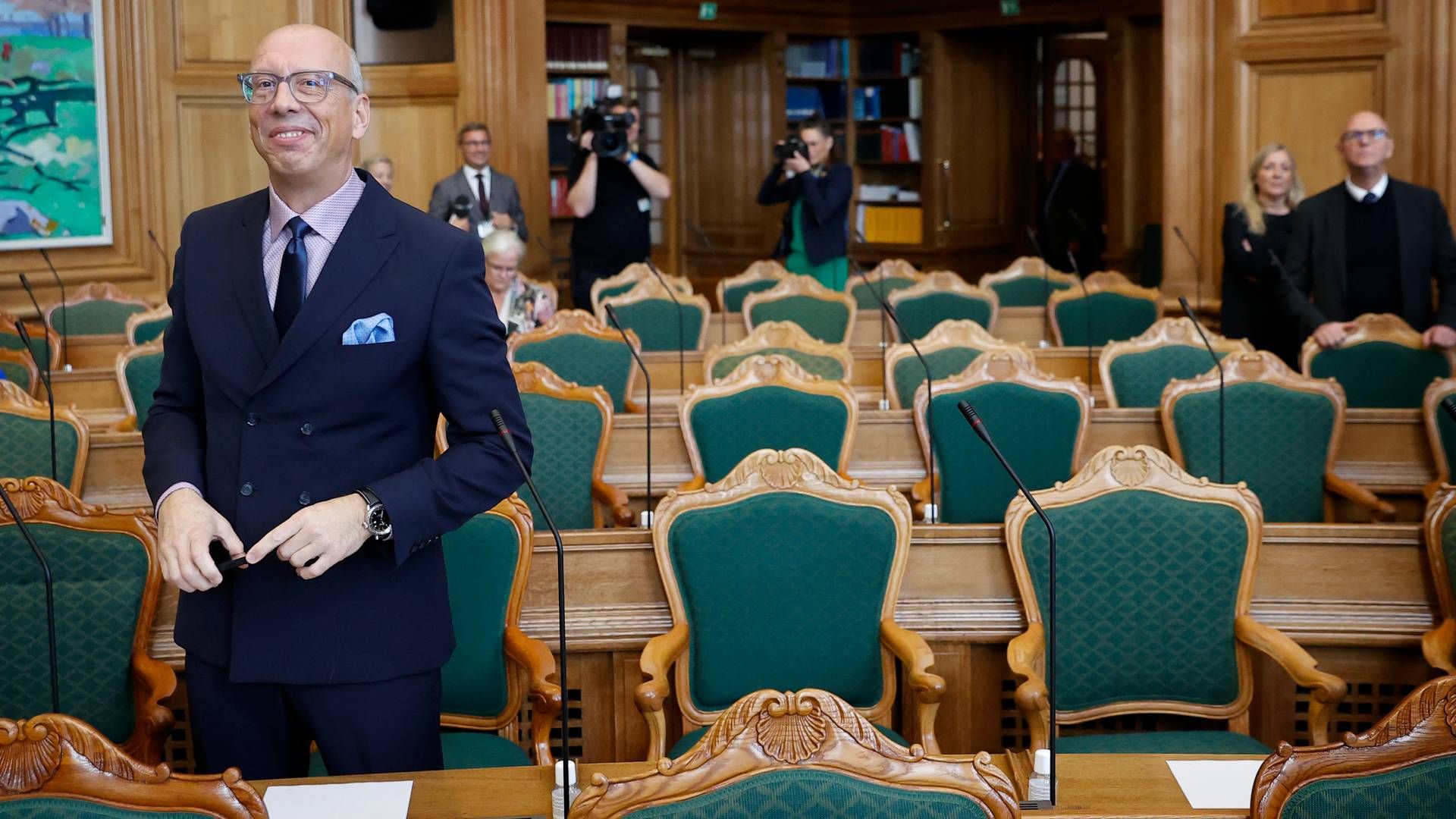 Det er hurtigere med en advokatundersøgelse – og så er det også noget billigere," siger Dansk Folkepartis forsvarsordfører, Alex Ahrendtsen. | Foto: Jens Dresling