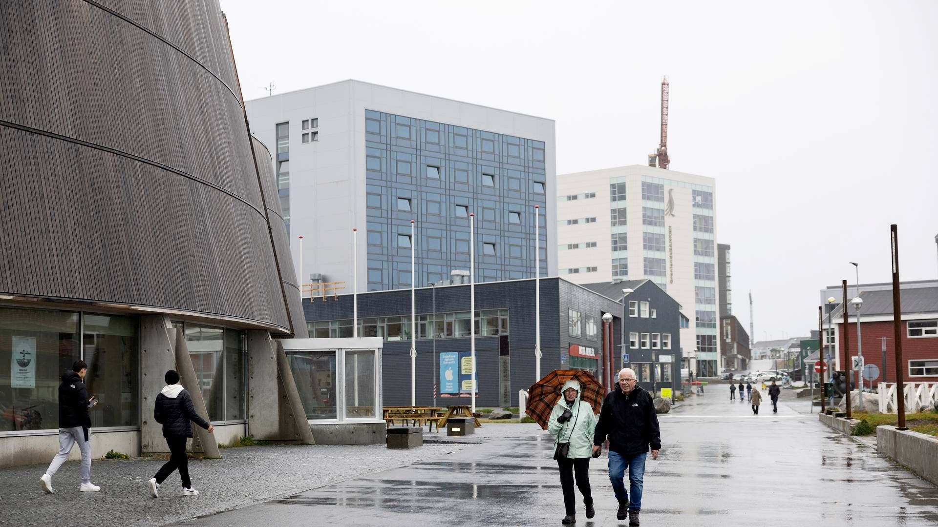 De juridisk faderløse grønlændere har derudover fået tilladelse til at springe byretten, hvor sagen stod til at begynde senere på efteråret, over og tage sagen direkte til Østre Landsret. Her Nuuk. | Foto: Thomas Borberg