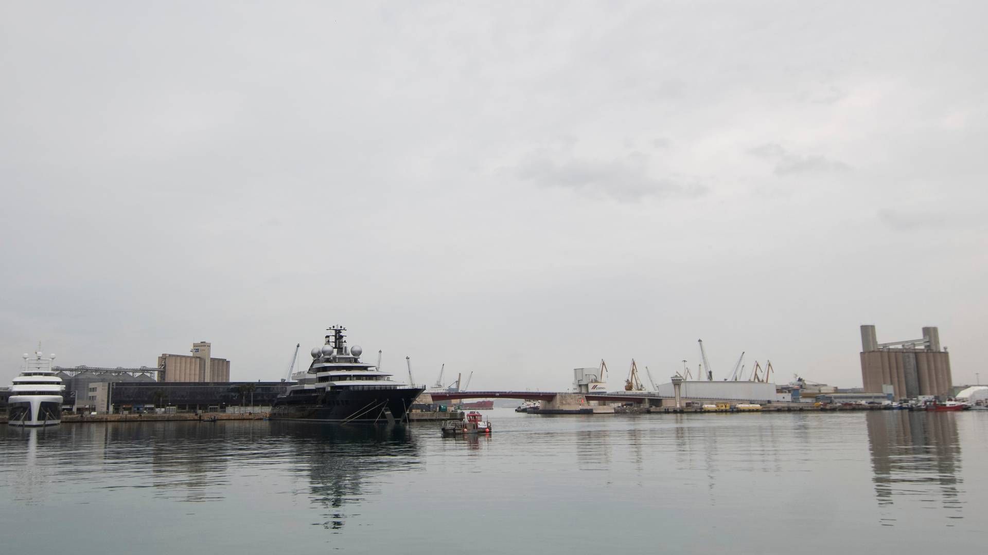 Havnen ved Tarragona i Spanien, hvor DP World og Zim er på vej ud. | Foto: Laia Solanellas/AP/Ritzau Scanpix