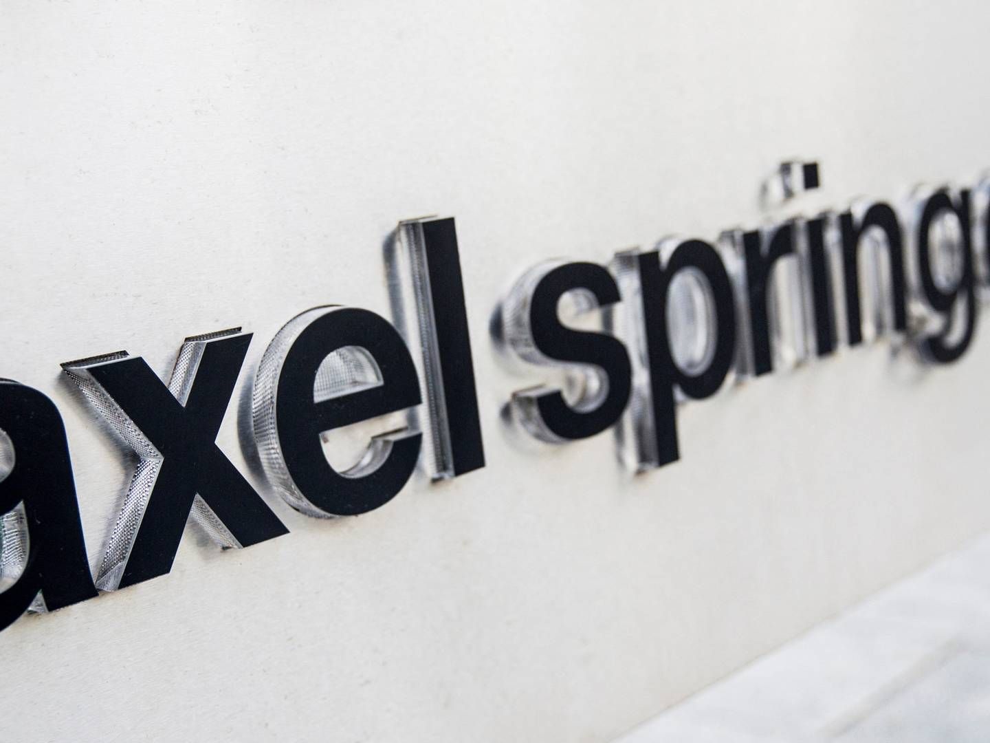 Den tyske mediekoncern Axel Springer melder sig som en af flere interesserede i at opkøbe Telegraph Media Group. | Foto: Thomas Peter/Reuters/Ritzau Scanpix