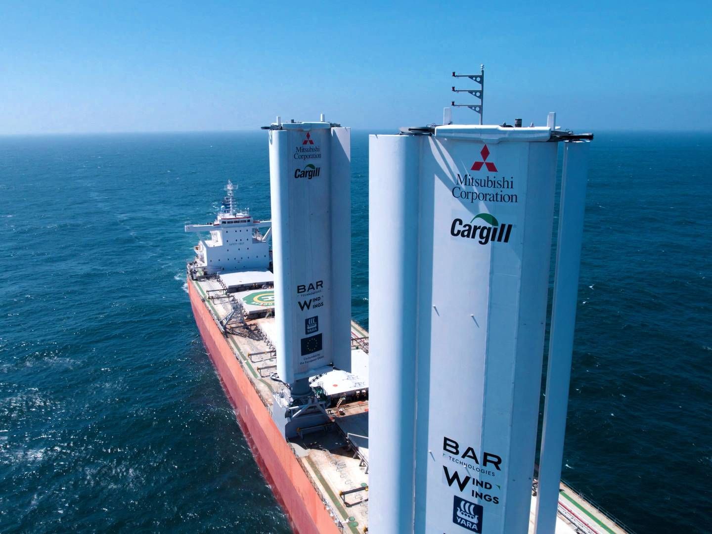 I august testede Cargill International et nyt vinddrevet skib. Nu lancerer råvareselskabet i et fælles udviklingsprojekt med bl.a. Lloyds Register et nyt kamsarmax tørlastskib, der kan sejle på metanol og med vindkraft. | Foto: Cargill Bulgaria/Reuters/Ritzau Scanpix