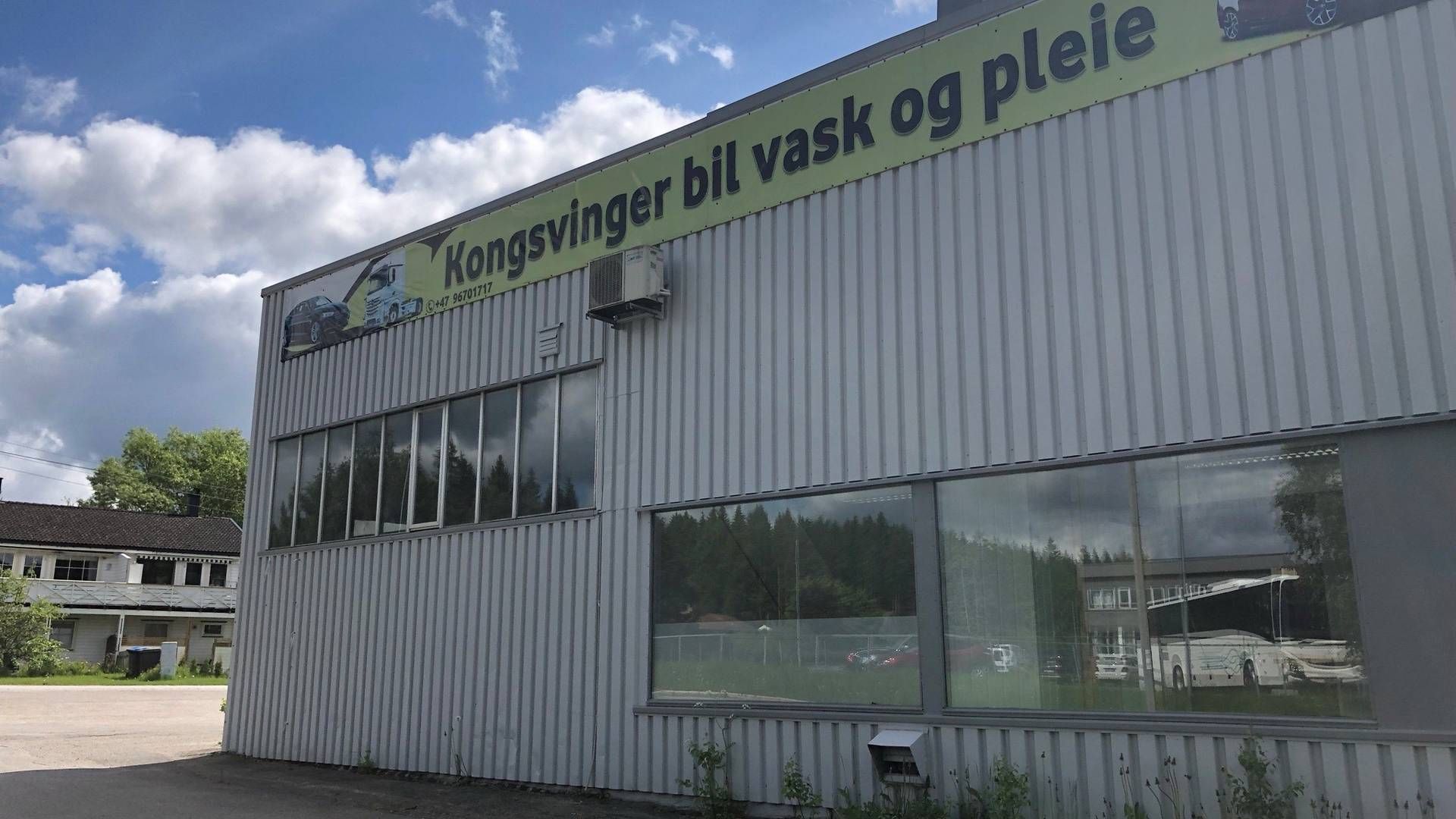 På tomta står det inntil videre en bilvask. Nå går det mot en femte Kiwi-butikk i Kongsvinger. | Foto: Øystein Engh