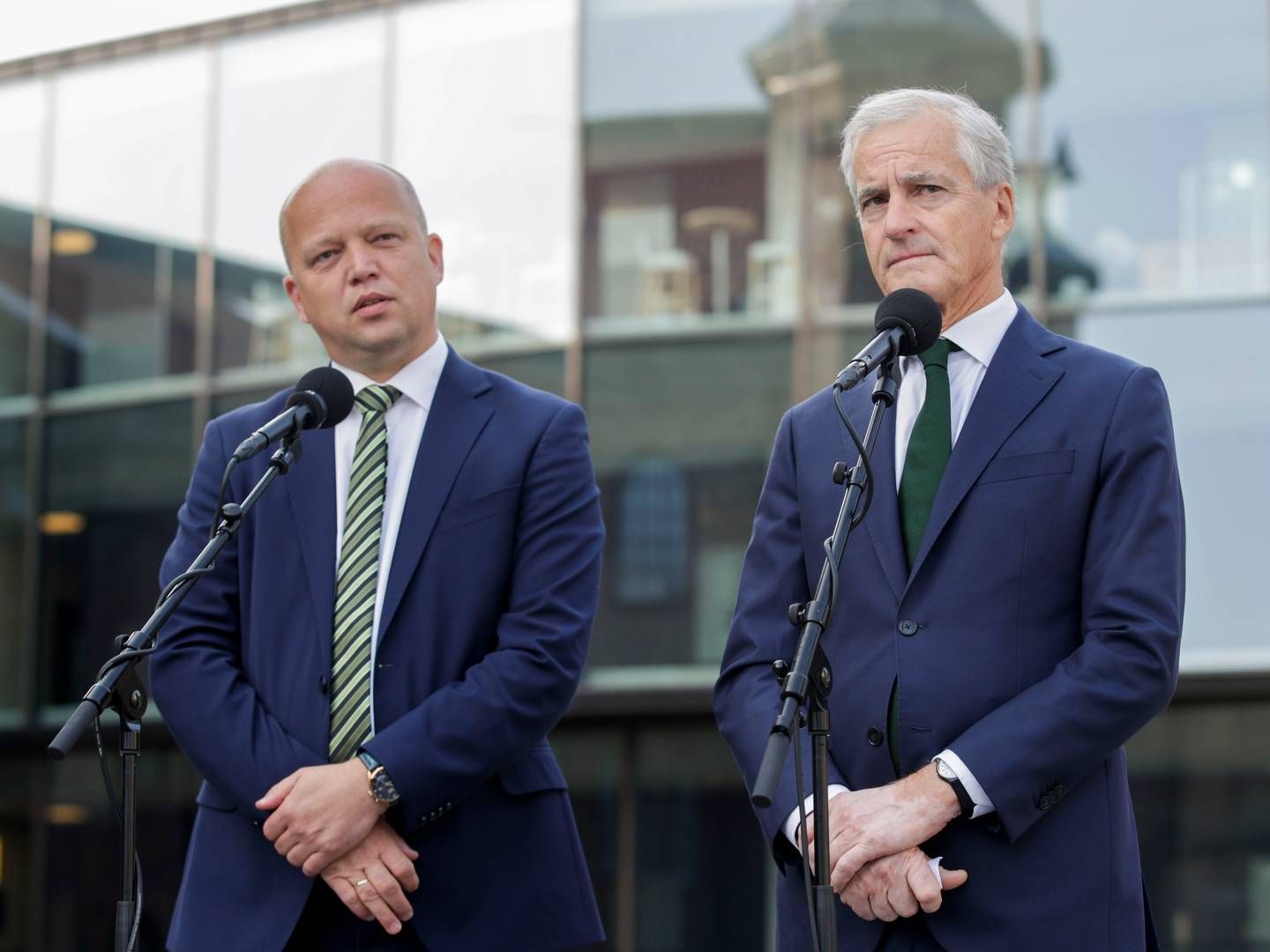 BUDSJETTDAG: Finansminister Trygve Slagsvold Vedum (Sp) legger frem statsbudsjettet fredag. Her med statsminister Jonas Gahr Støre (Ap) i en tidligere anledning. | Foto: Emilie Holtet / NTB