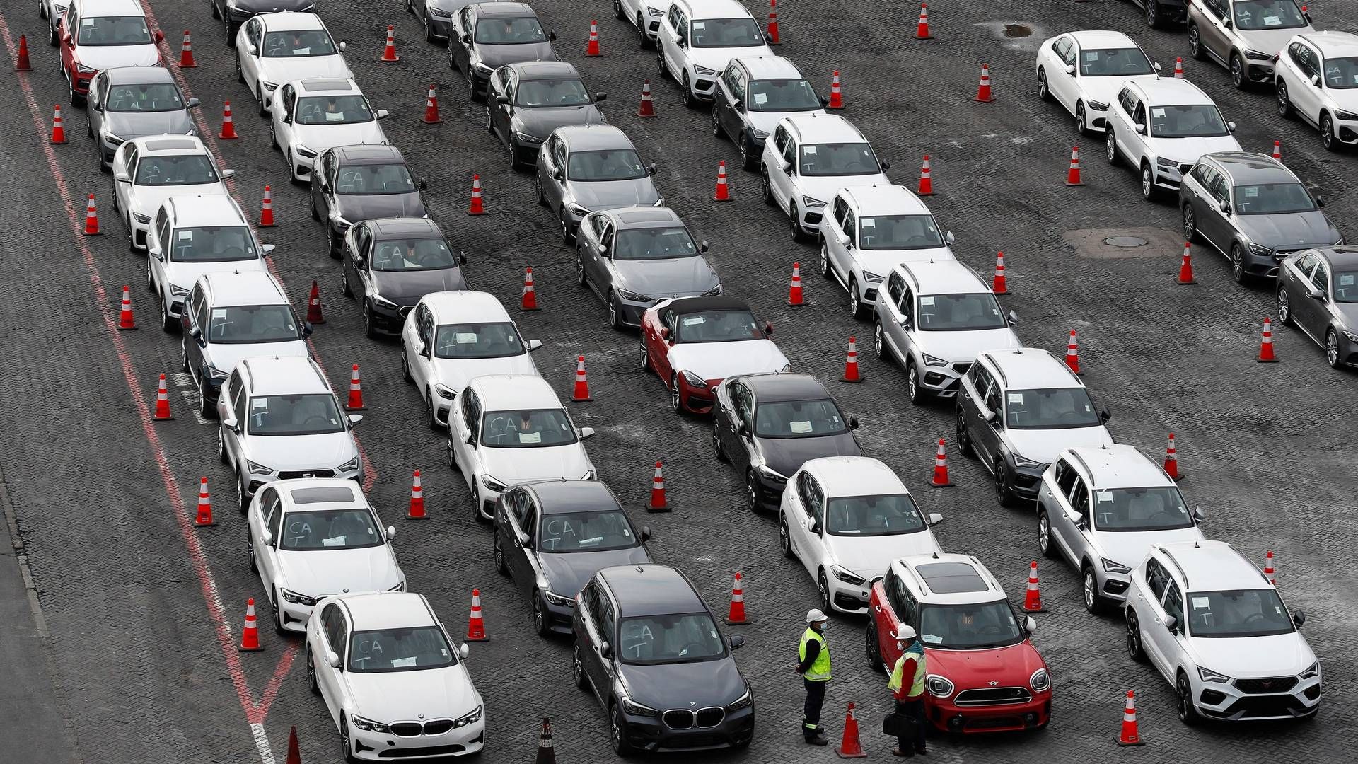 Nye biler venter på udskibning og transport med bilrederi. Markedet for søtransport af biler boomer i øjeblikket. | Foto: Rodrigo Garrido/Reuters/Ritzau Scanpix