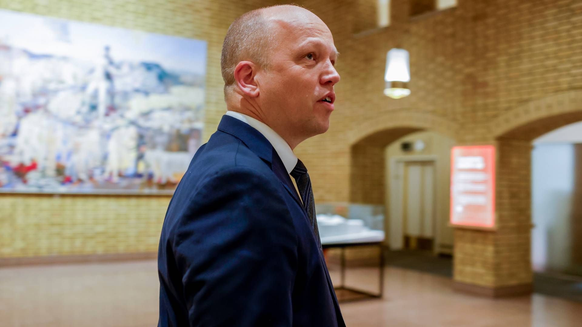 STATSBUDSJETTET: Finansminister Trygve Slagsvold Vedum (Sp) legger fram Statsbudsjettet på Stortinget. | Foto: Hanna Johre/NTB
