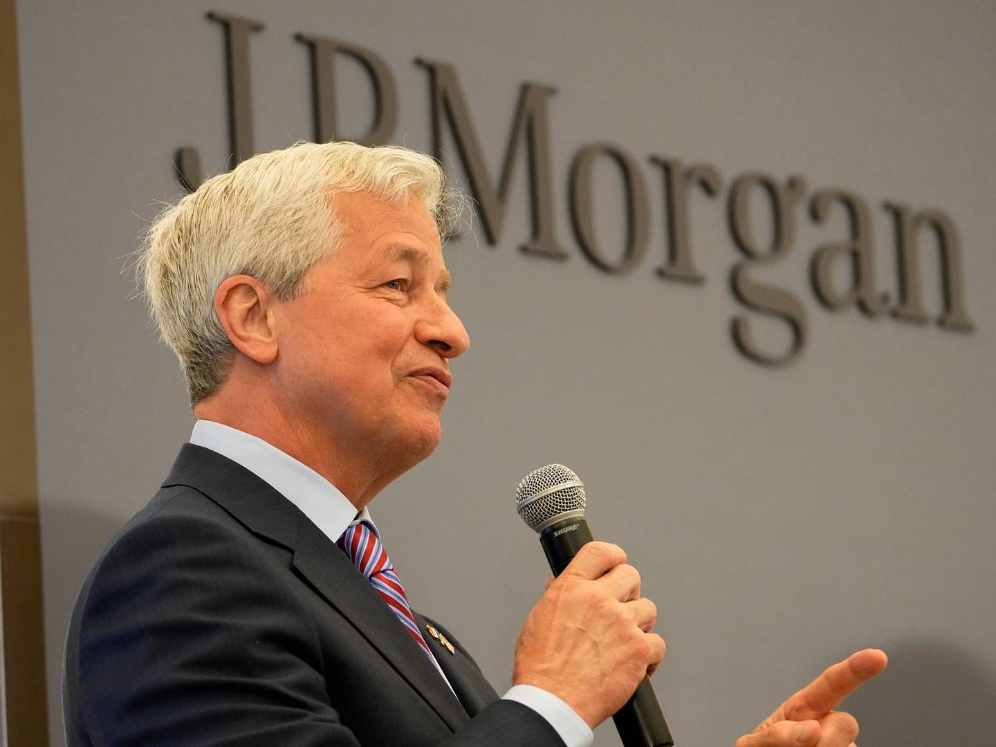 Glaubt an die Segnungen von KI: Der CEO von JP Morgan, Jamie Dimon. | Foto: picture alliance/EPA-EFE | MICHEL EULER / POOL