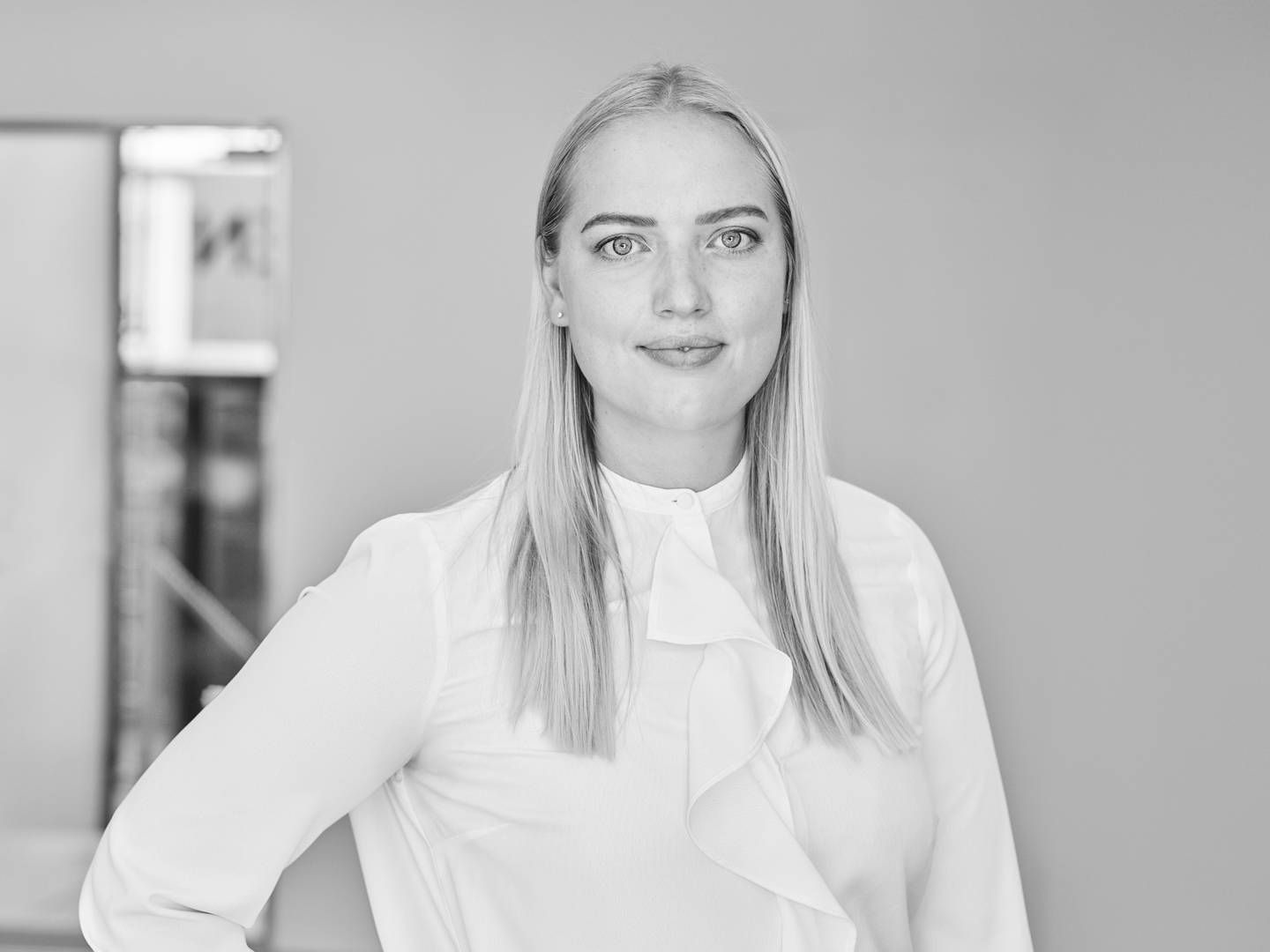 Mathilde Schwitzer Alnor blev uddannet som advokat hos fynske Focus Advokater i 2021. Hun arbejder især med selskabsret og virksomhedsoverdragelser. | Foto: Mazanti-andersen / Pr