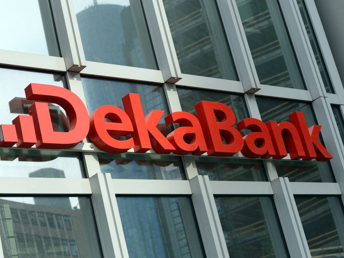 Zahlt ihren Vorständen nicht schlecht: Die Deka Bank. | Foto: picture alliance / dpa | Boris Roessler