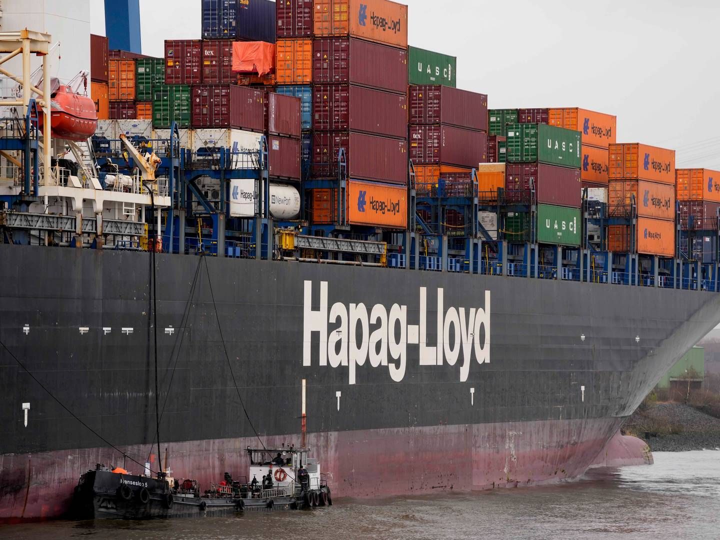 ”Tankanlæggene til metanol i havnene rækker ikke engang til at sejle et containerskib fra Kina til Europa,” siger Richard von Berlepsch, flådechef i Hapag-Lloyd. | Foto: Matthias Schrader/AP/Ritzau Scanpix