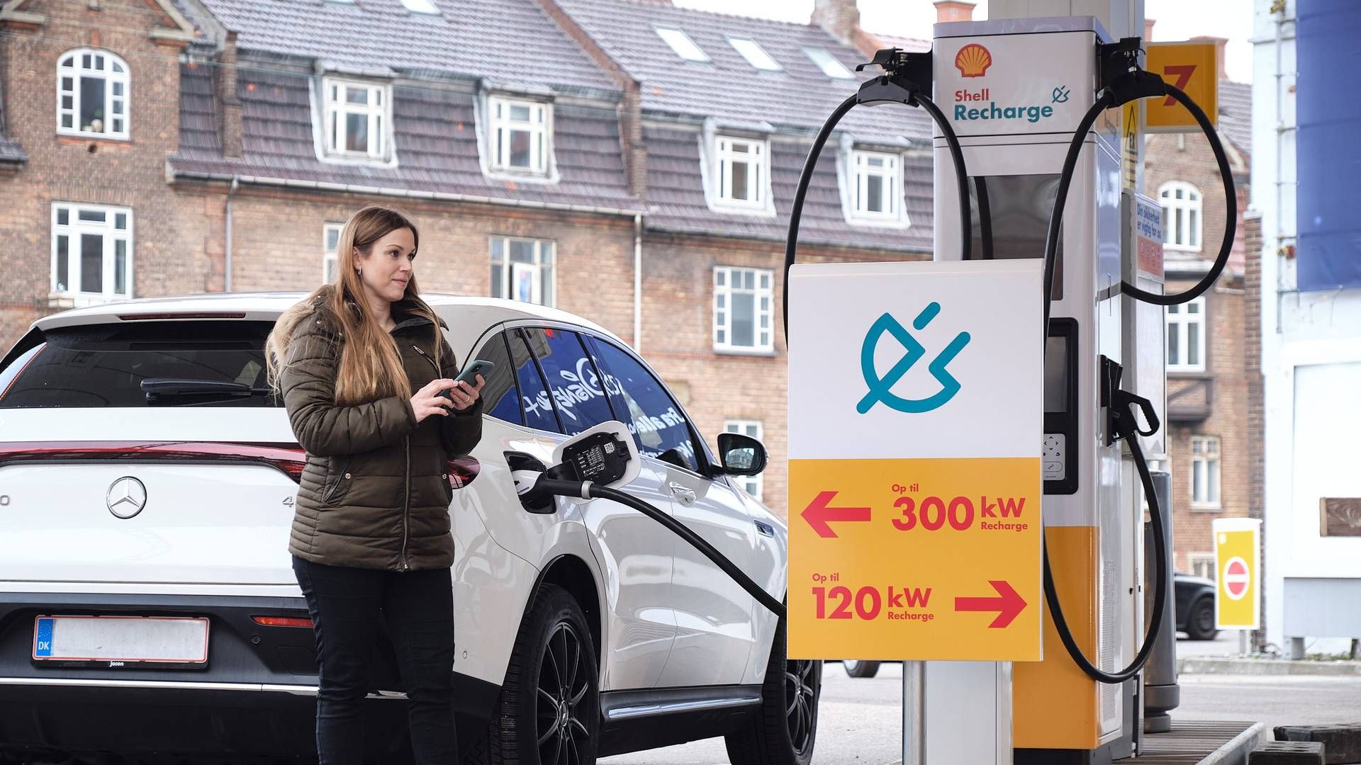 Der er nu næsten 1400 offentligt tilgængelige lynladere til elbiler i Danmark. | Foto: Dcc Energi