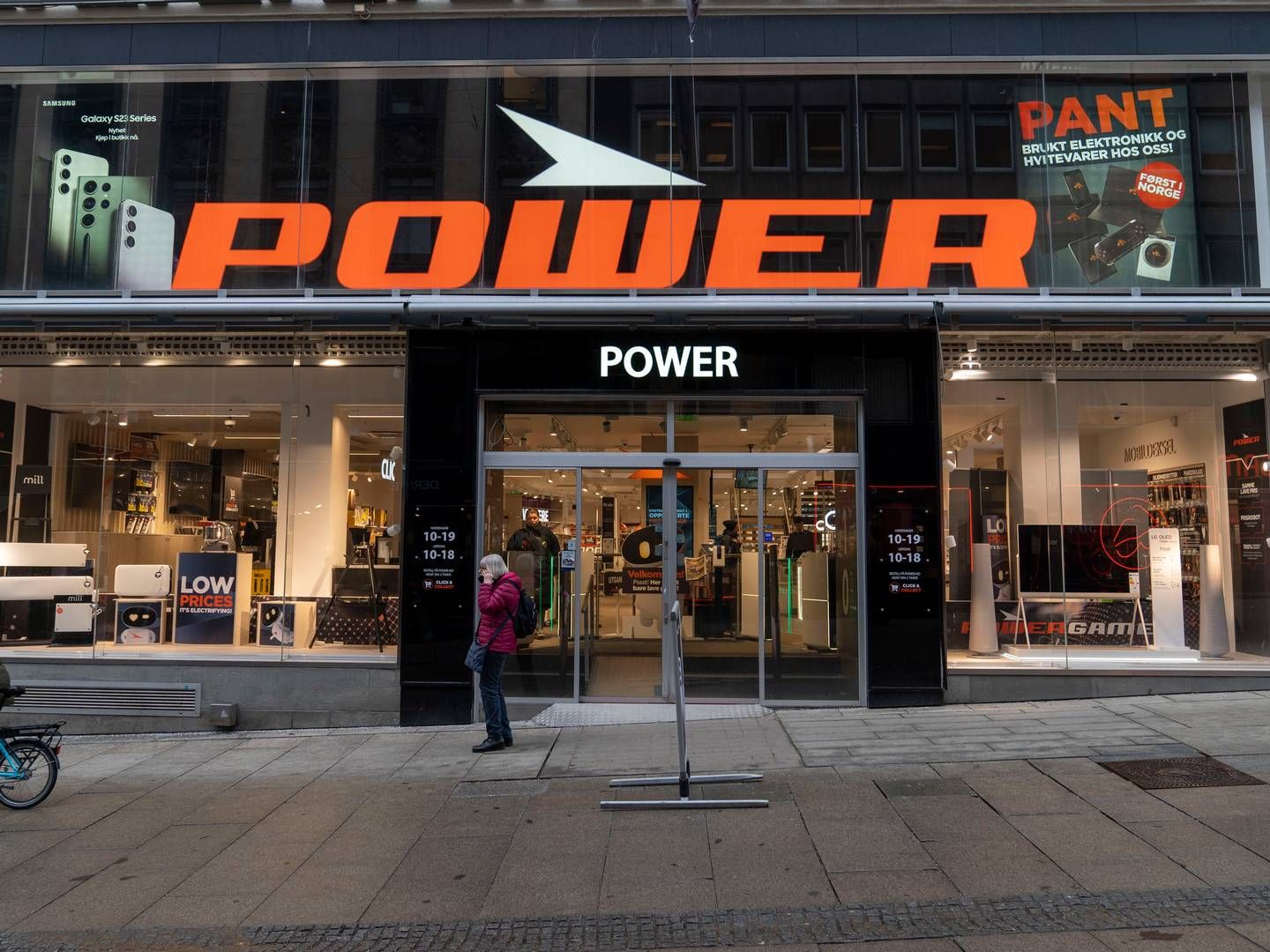 INNBRUDD: Onsdag kveld ble det gjort tyveri i millionklassen i et innbrudd på en Power-butikk på Bjørkelangen. Bildet er fra en annen Power-butikk. | Foto: Ludvig Heiberg Larsen/NTB