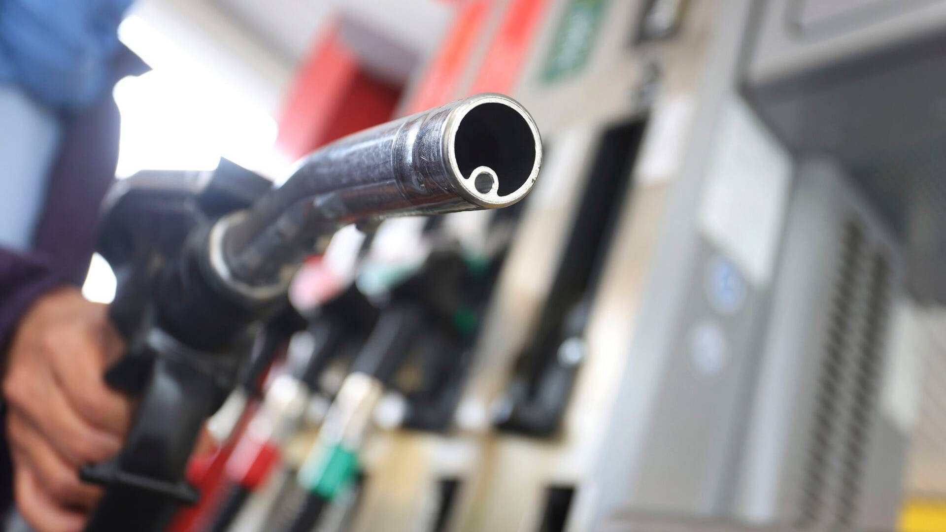 En skattereform fra 2009 betyder stigende brændstofafgifter. Næste år stiger afgifterne 7,7 pct. | Foto: Karl-Josef Hildenbrand/AP/Ritzau Scanpix