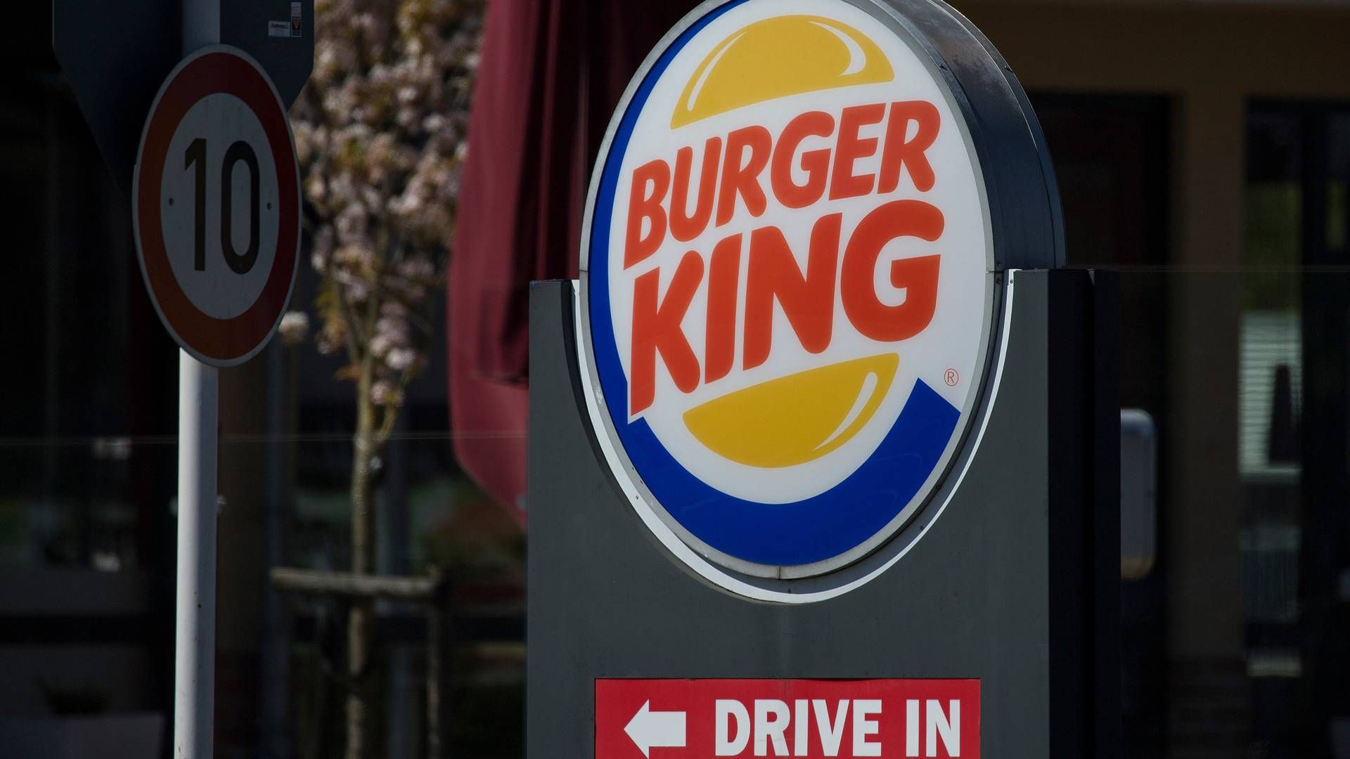 Norlys har et åbent ladenetværk, så standerne ved Burger King-restauranterne kan bruges af alle. | Foto: Fotostand/AP/Ritzau Scanpix