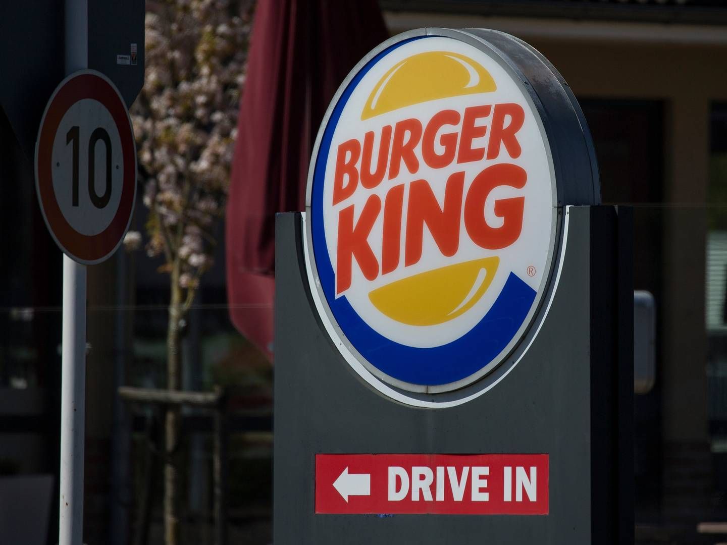 Norlys har et åbent ladenetværk, så standerne ved Burger King-restauranterne kan bruges af alle. | Foto: Fotostand/AP/Ritzau Scanpix