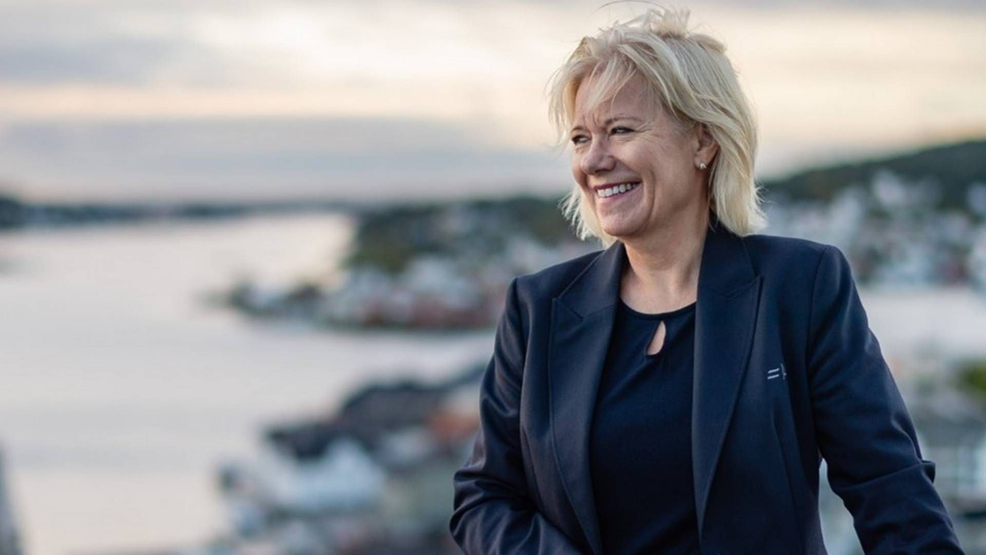 INVESTERER I NYE MARKEDER: Administrerende banksjef Nina Holte er klar for å bruke mer penger i jakten på markedsandeler i både Grimstad og Tvedestrand. | Foto: Rune Kristoffersen