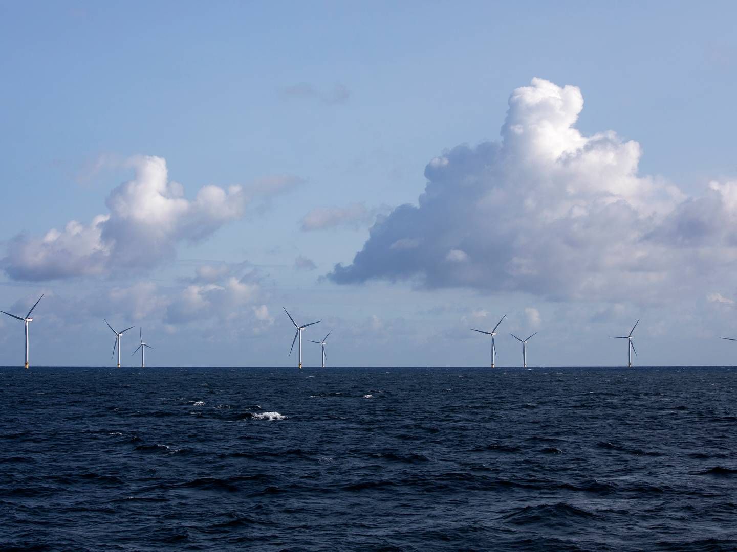 Anholt Havvindmøllepark har været til at tjene gode penge på for Ørsted. Det forholder sig lidt anderledes i USA. | Foto: Finn Frandsen