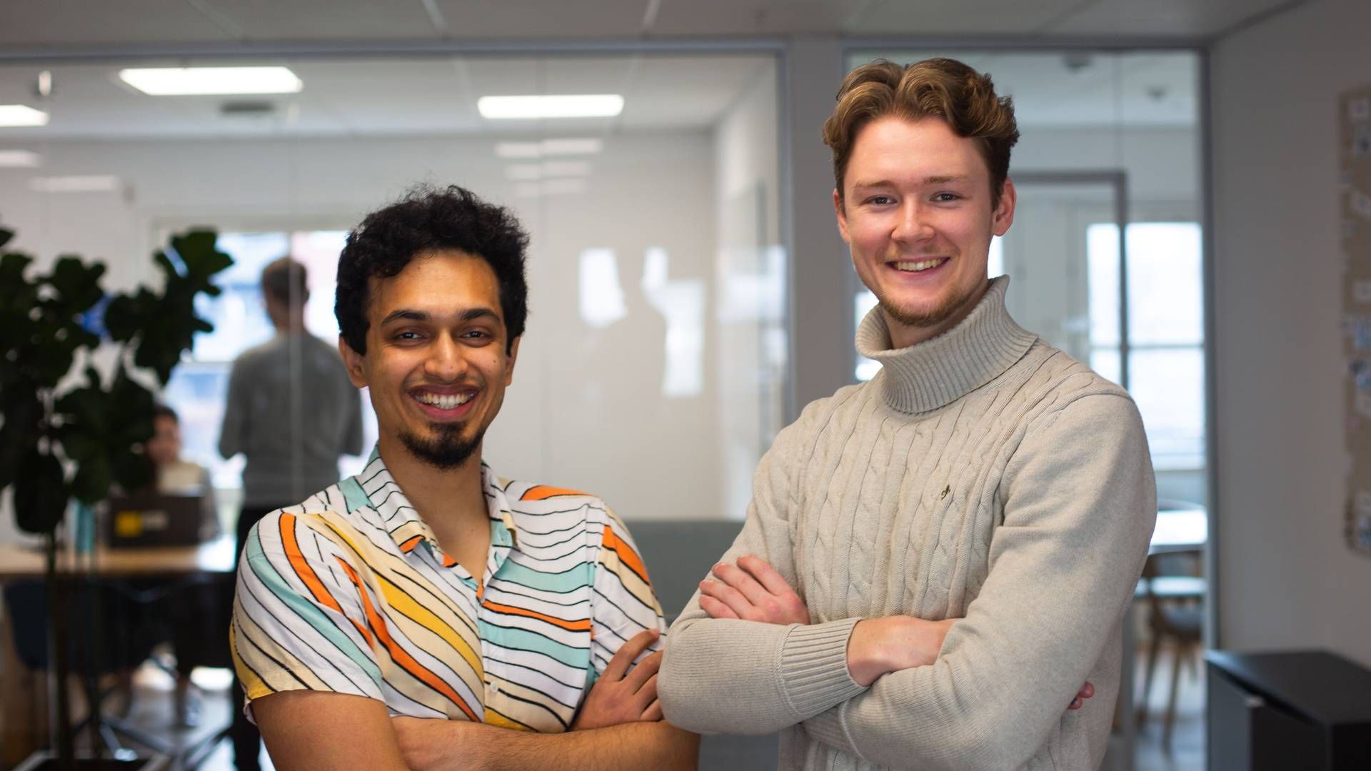 Siddharth Mudgal (tv.) og Sebastian ”Seb” Haugeto, der sammen har stiftet softwareselskabet Dealflow. Selskabet har netop rejst fem mio. kr. | Foto: Dealflow / Pr