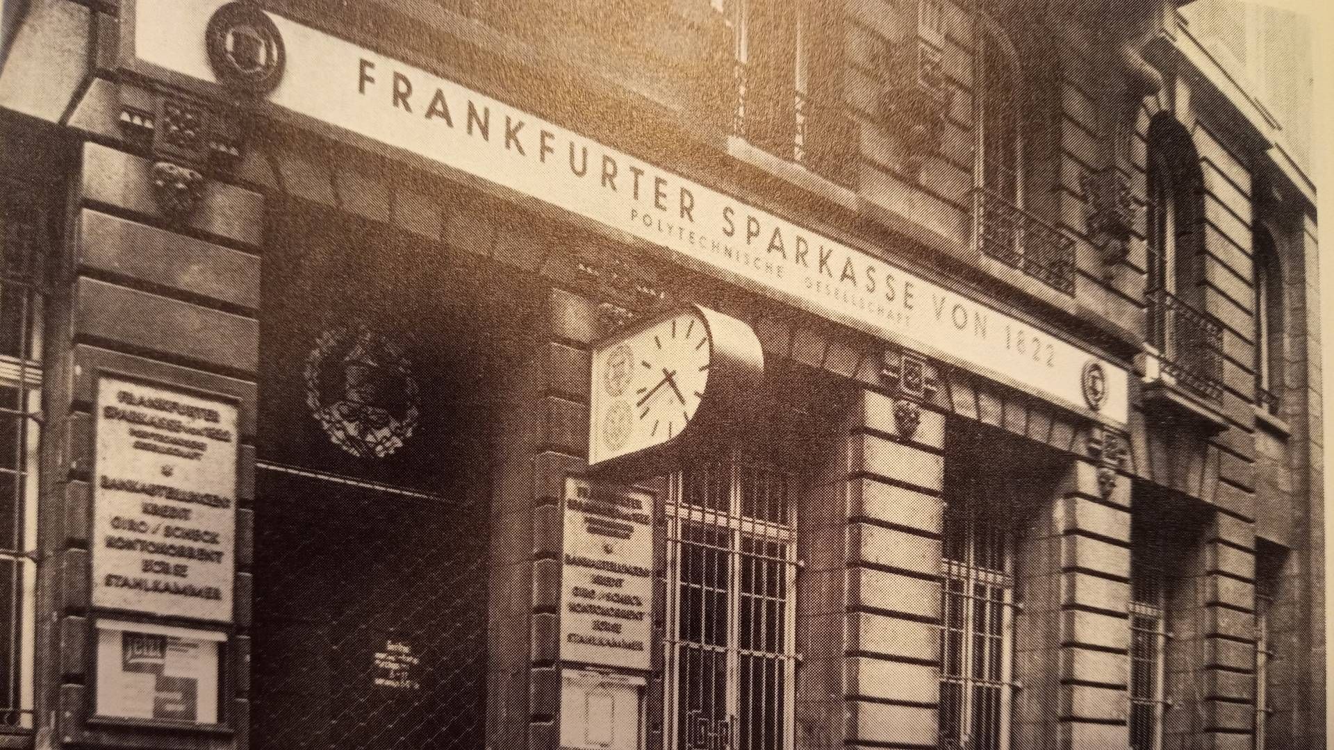 Aufnahme aus dem Jahr 1937: "Hauptstelle" der Frankfurter Sparkasse von 1822 an der Neuen Mainzer Straße 51, wo das Institut bis heute seinen Hauptsitz hat.
