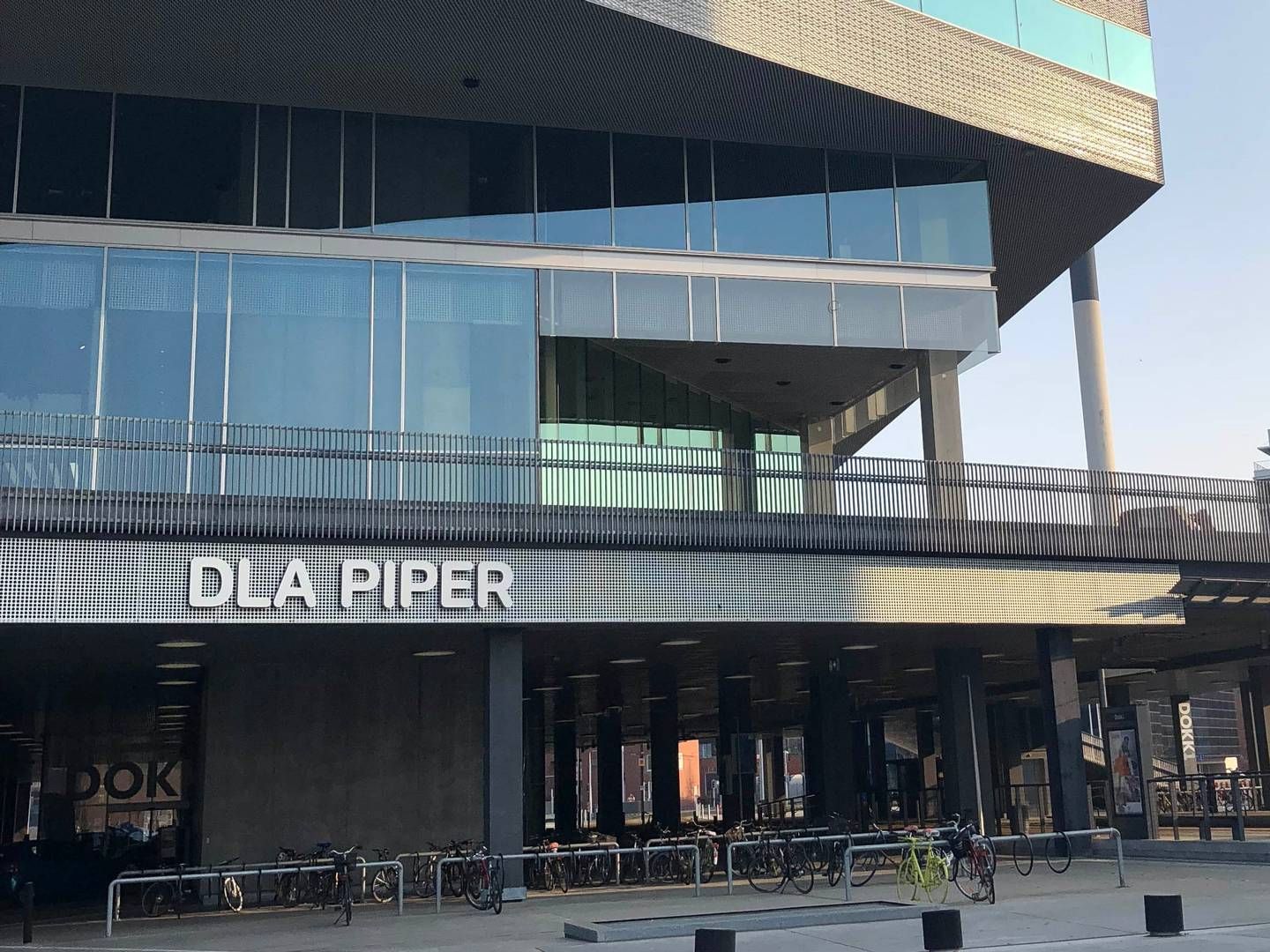 Mikkel Bay Nielsen fik sin beskikkelse som advokat i 2022 og arbejder på DLA Pipers kontor her i Aarhus. | Foto: Pr/dla Piper