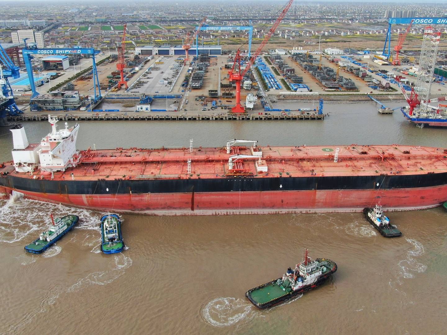 Large oil tanker in Qidong, China. | Photo: Uncredited/AP/Ritzau Scanpix