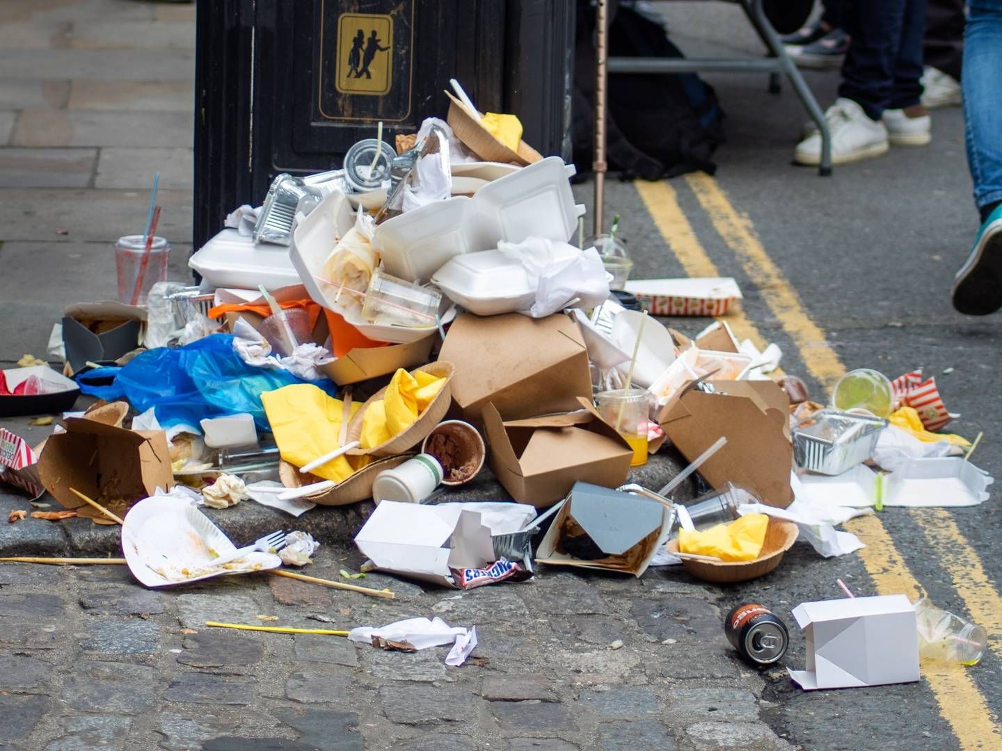 Takeaway-emballage skaber enorme mængder affald. | Foto: Plastic Change / Pr